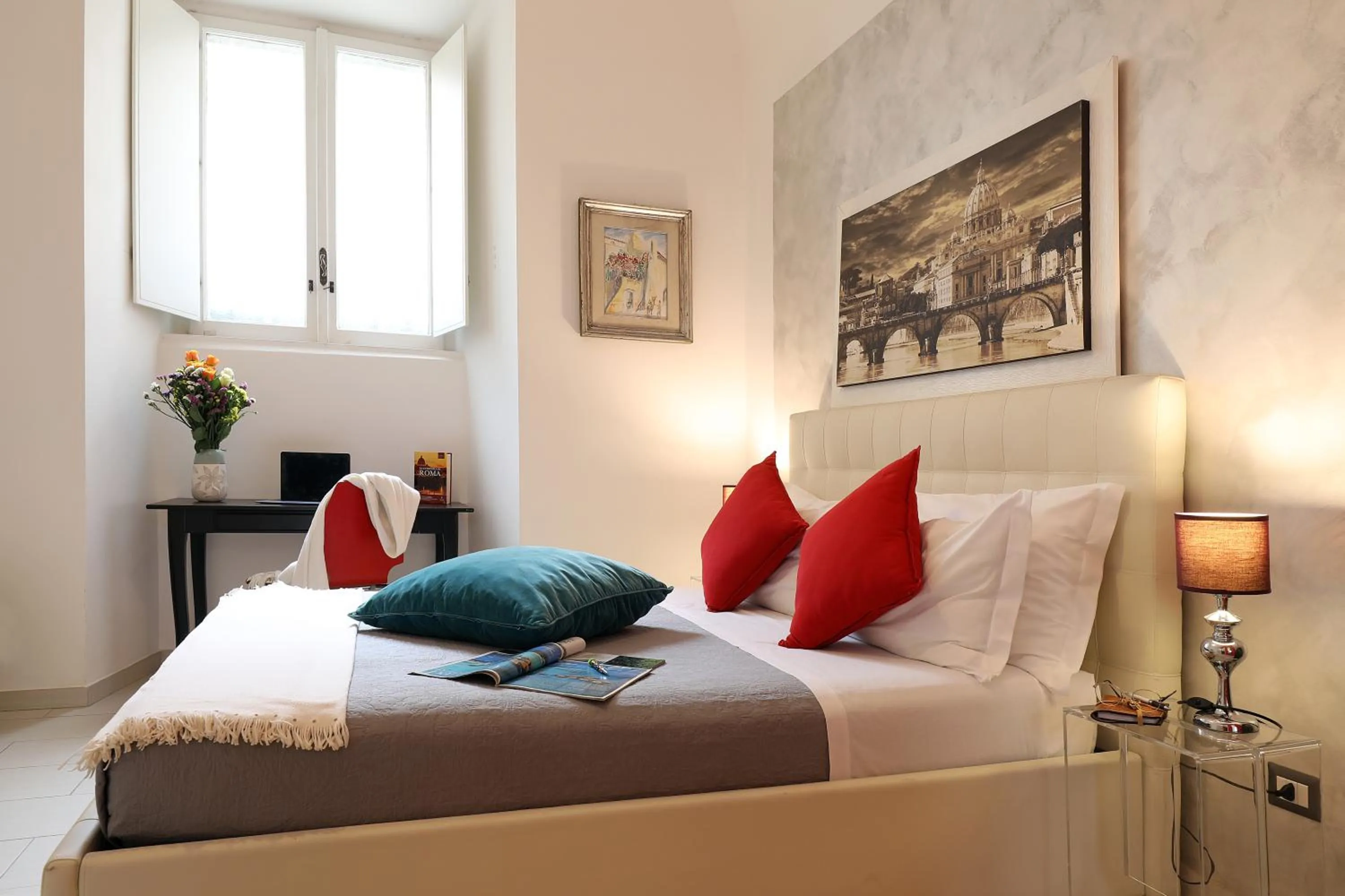 Bed in Grand Tour Rome Apartment - Liberty Collection