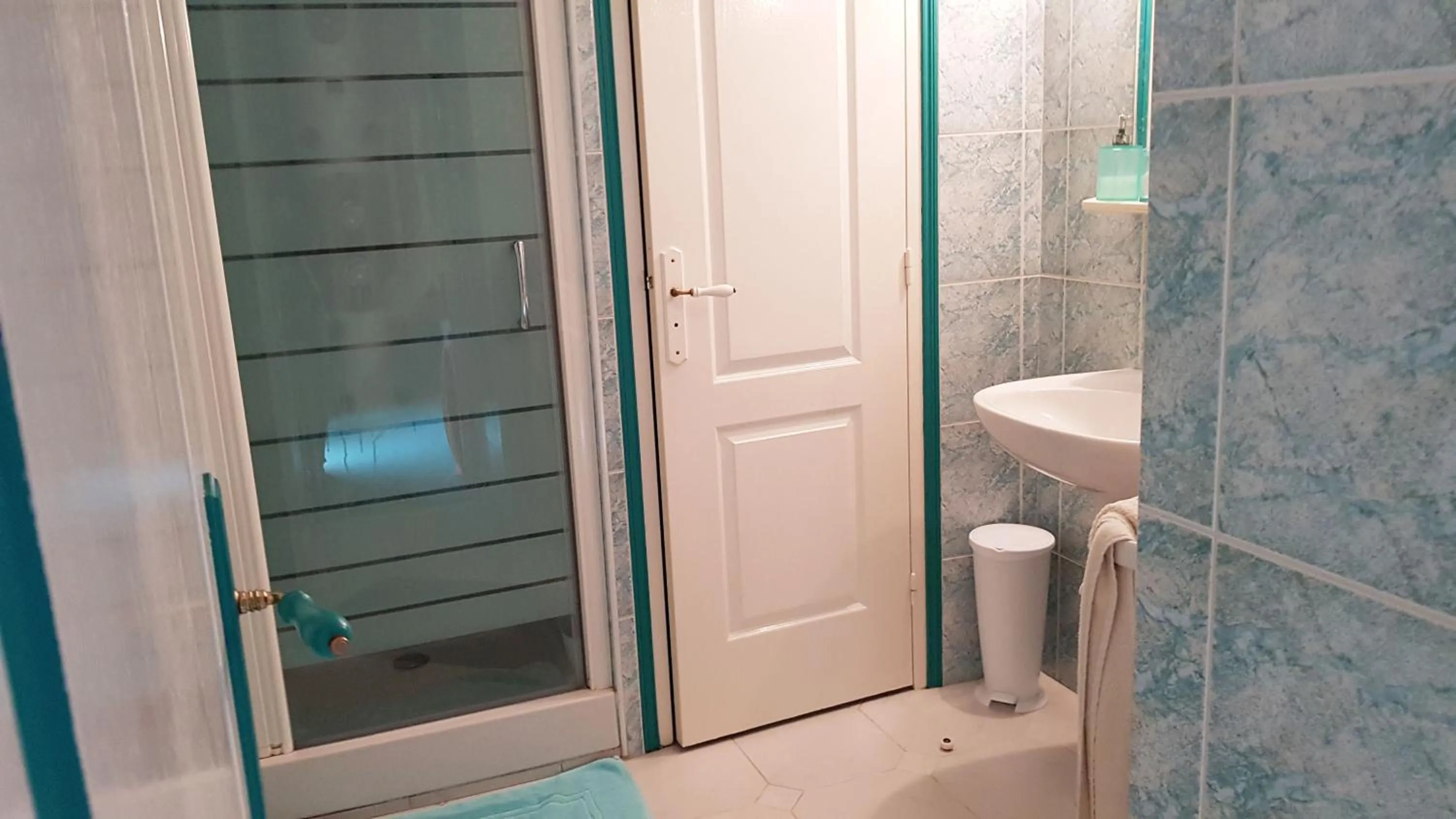 Bathroom in Chez Herveline Le Fer - Chambres et table d'hôtes