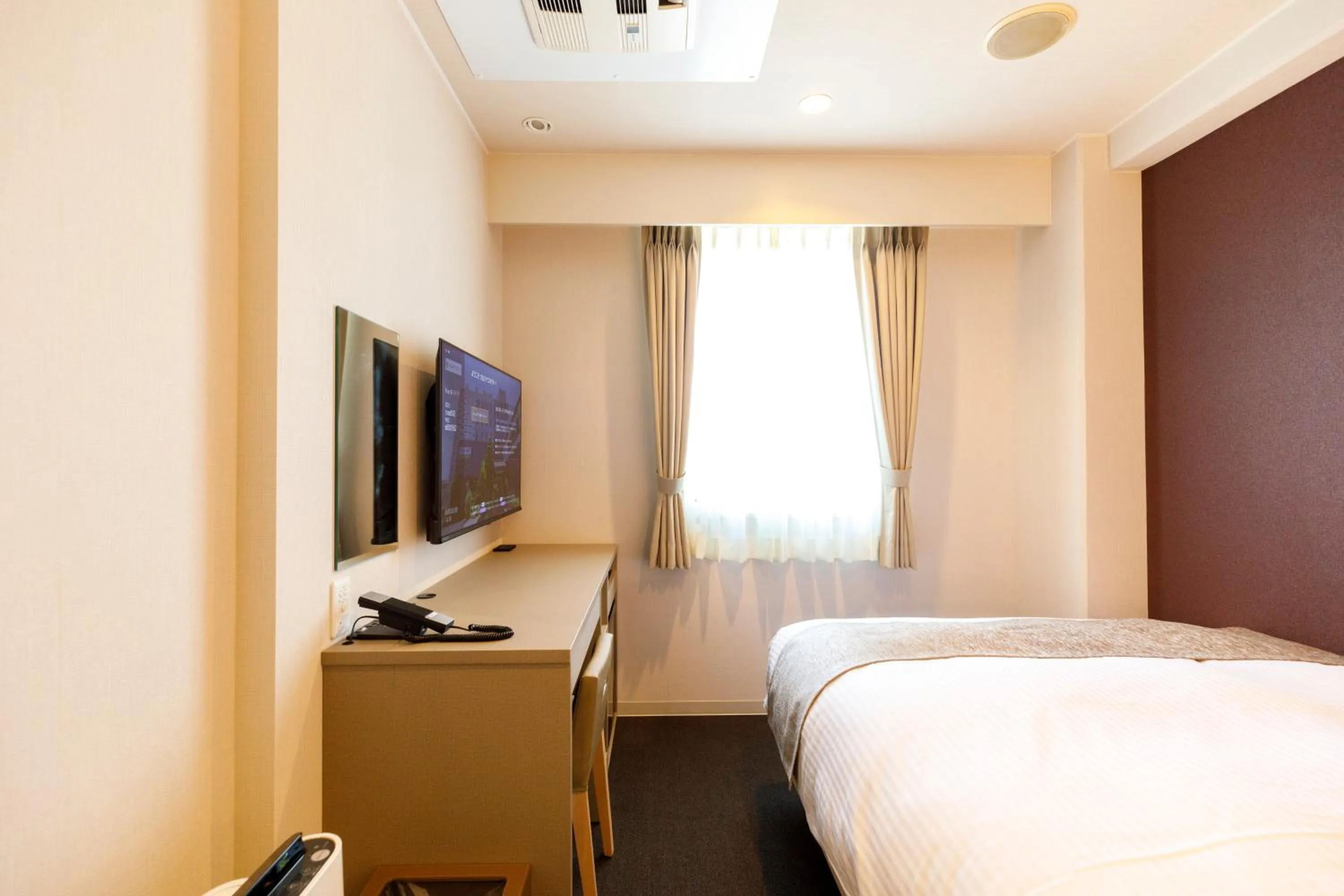 Bedroom, Bed in Inuyama Miyako Hotel