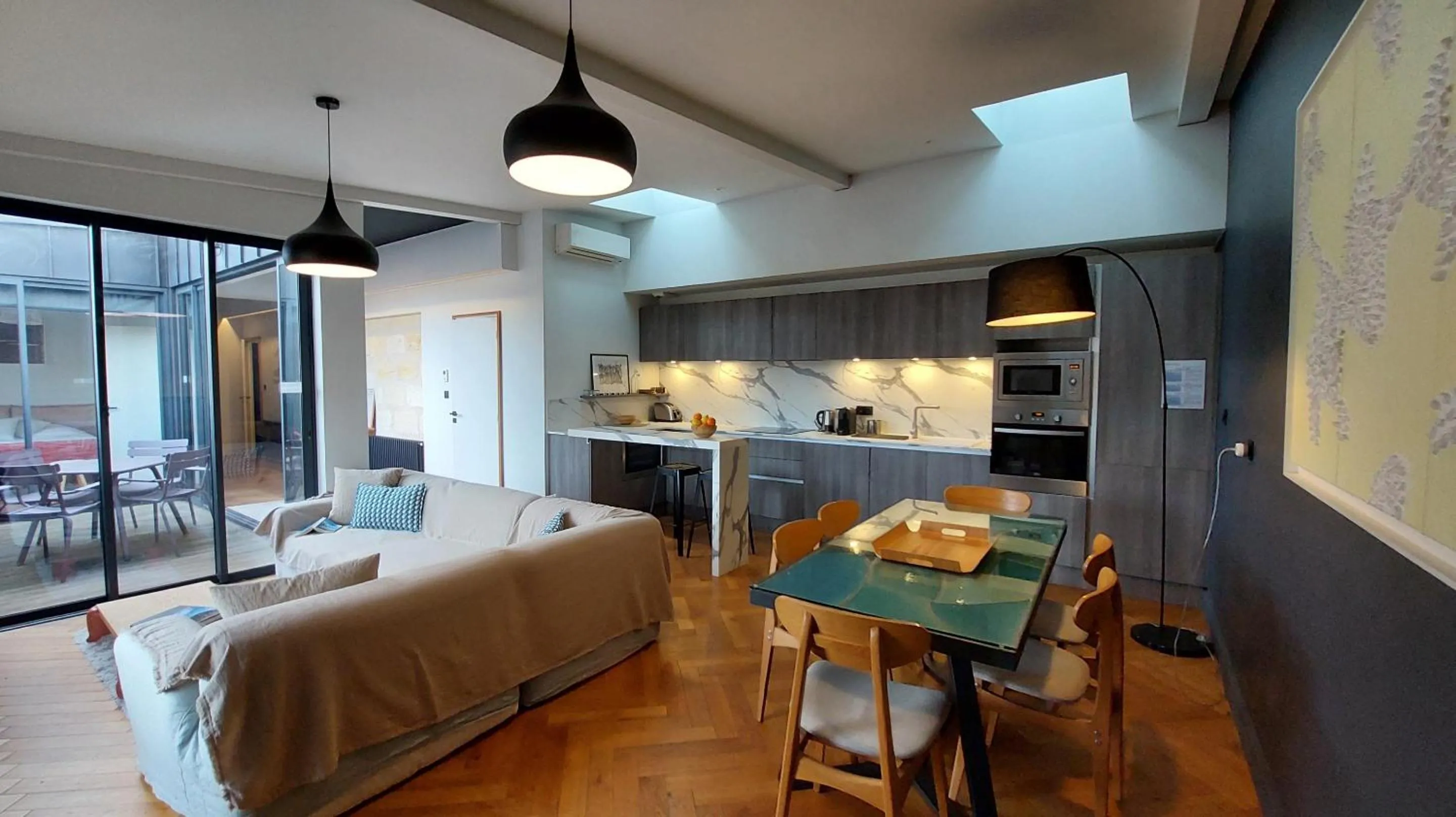 Appartement spacieux 3 chambres avec terrasse - Chartrons