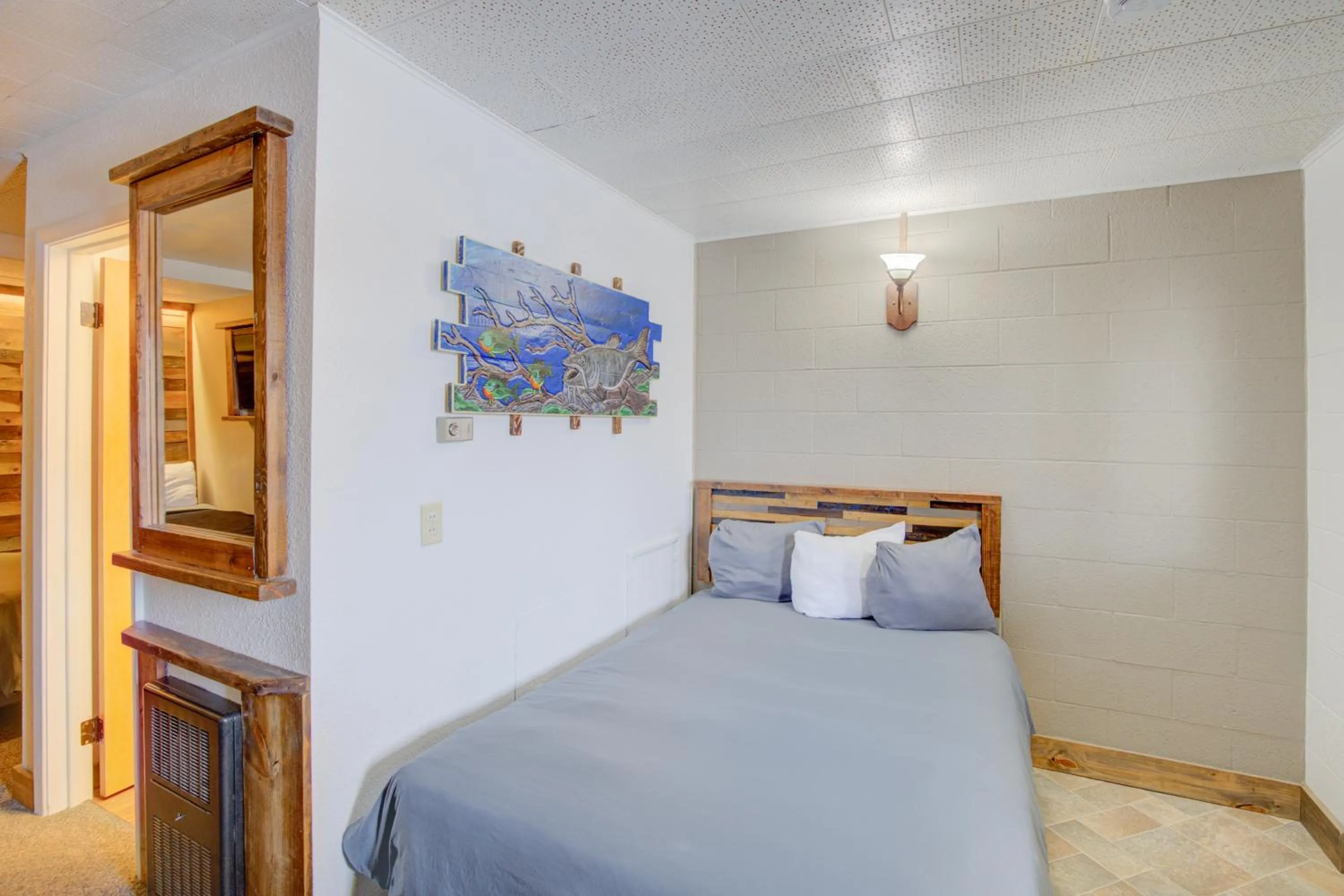 Bedroom, Bed in Bel Aire Motel Chamberlain Near Missouri River I 90