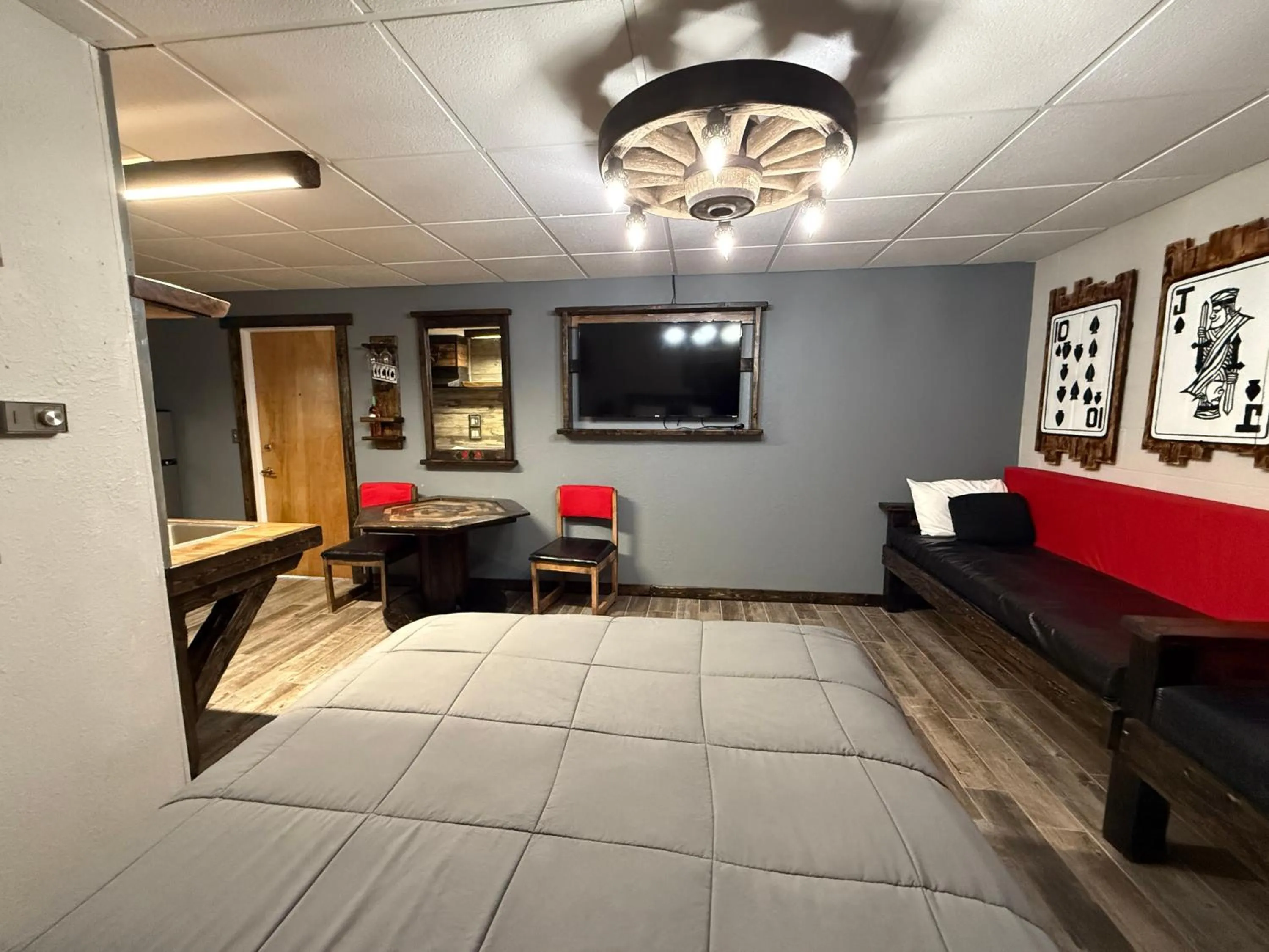 Bedroom, Bed in Hotel O Bel Aire Chamberlain SD I 90