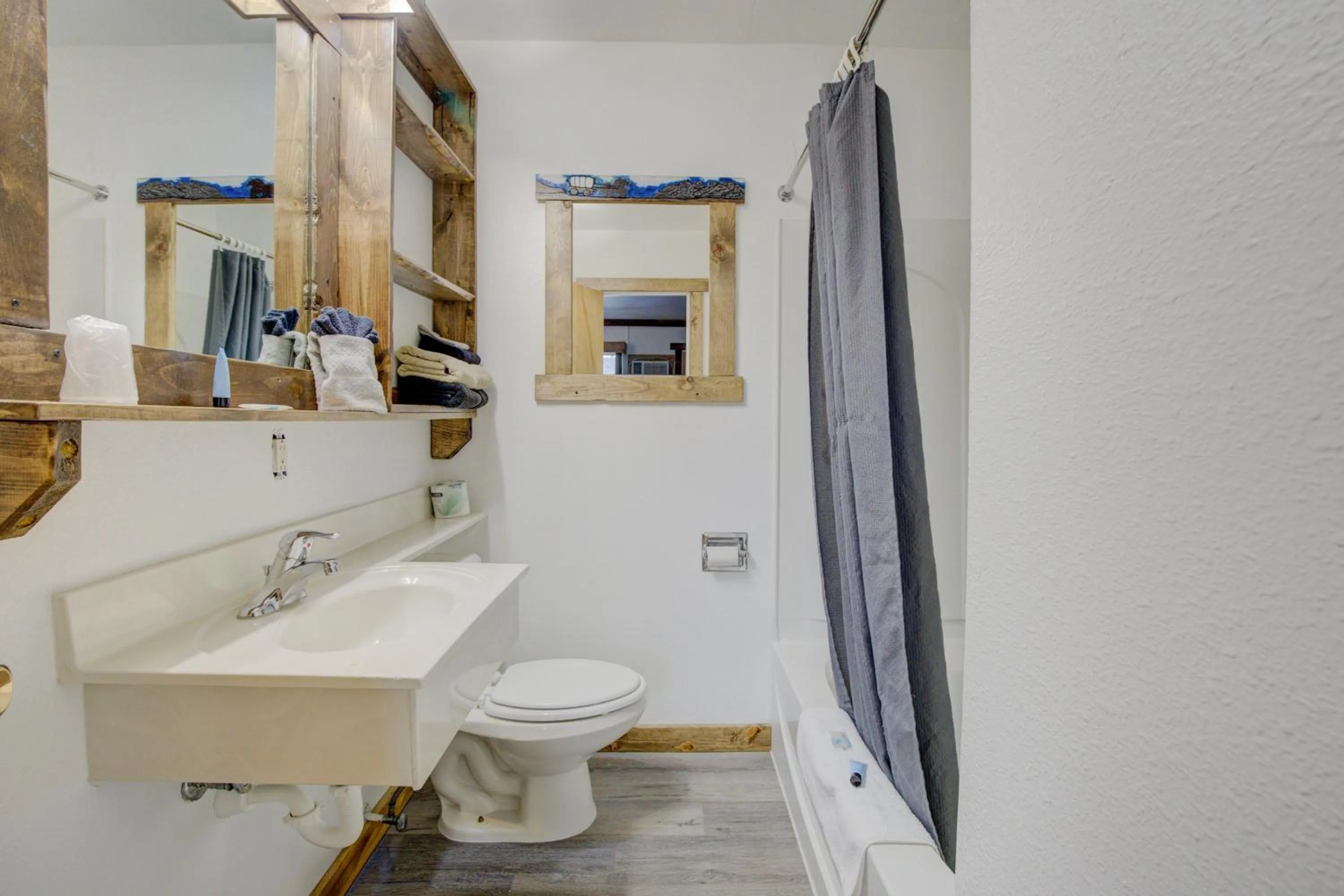 Bathroom in Bel Aire Motel Chamberlain Near Missouri River I 90