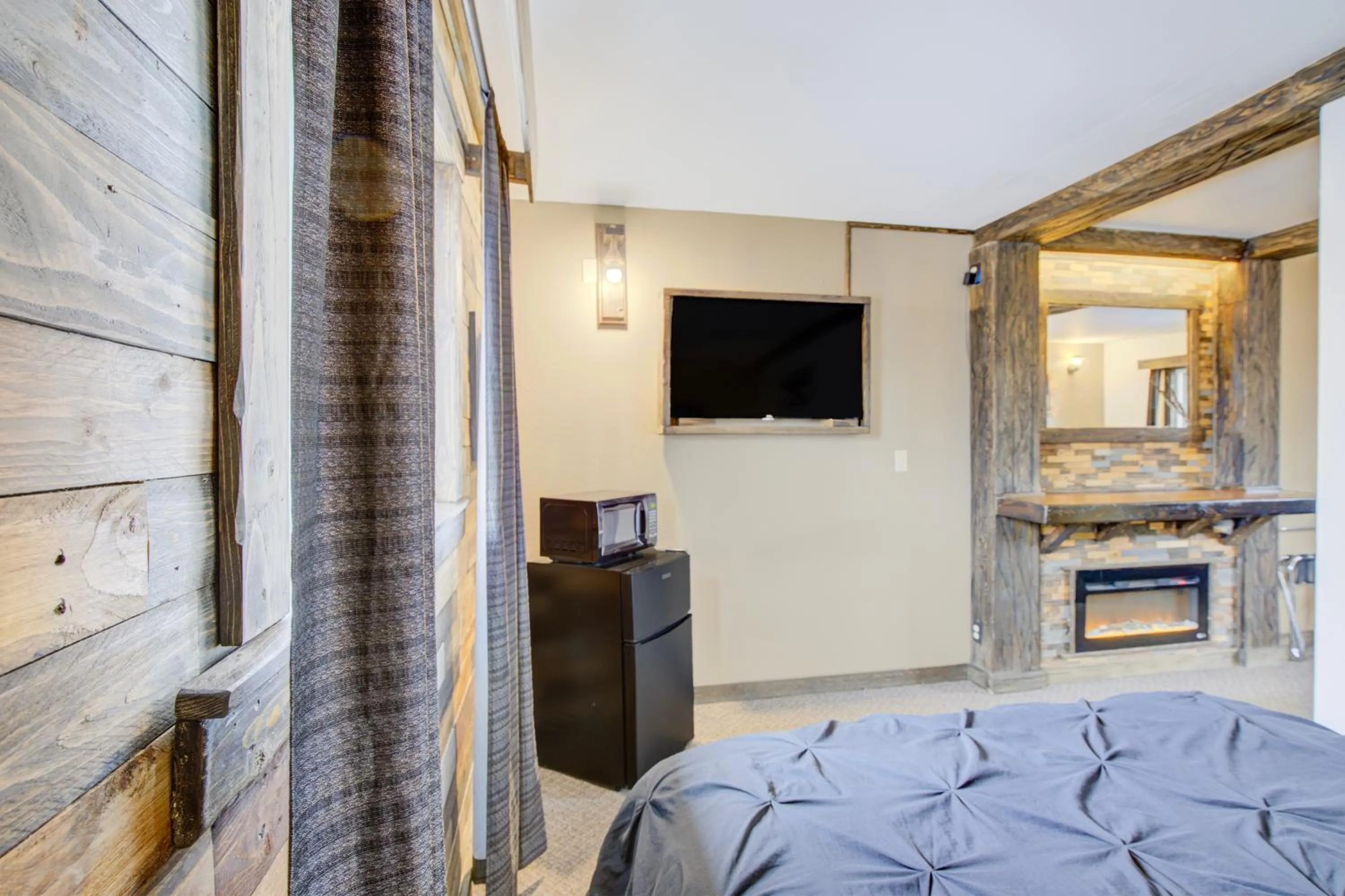 Bedroom in Bel Aire Motel Chamberlain Near Missouri River I 90