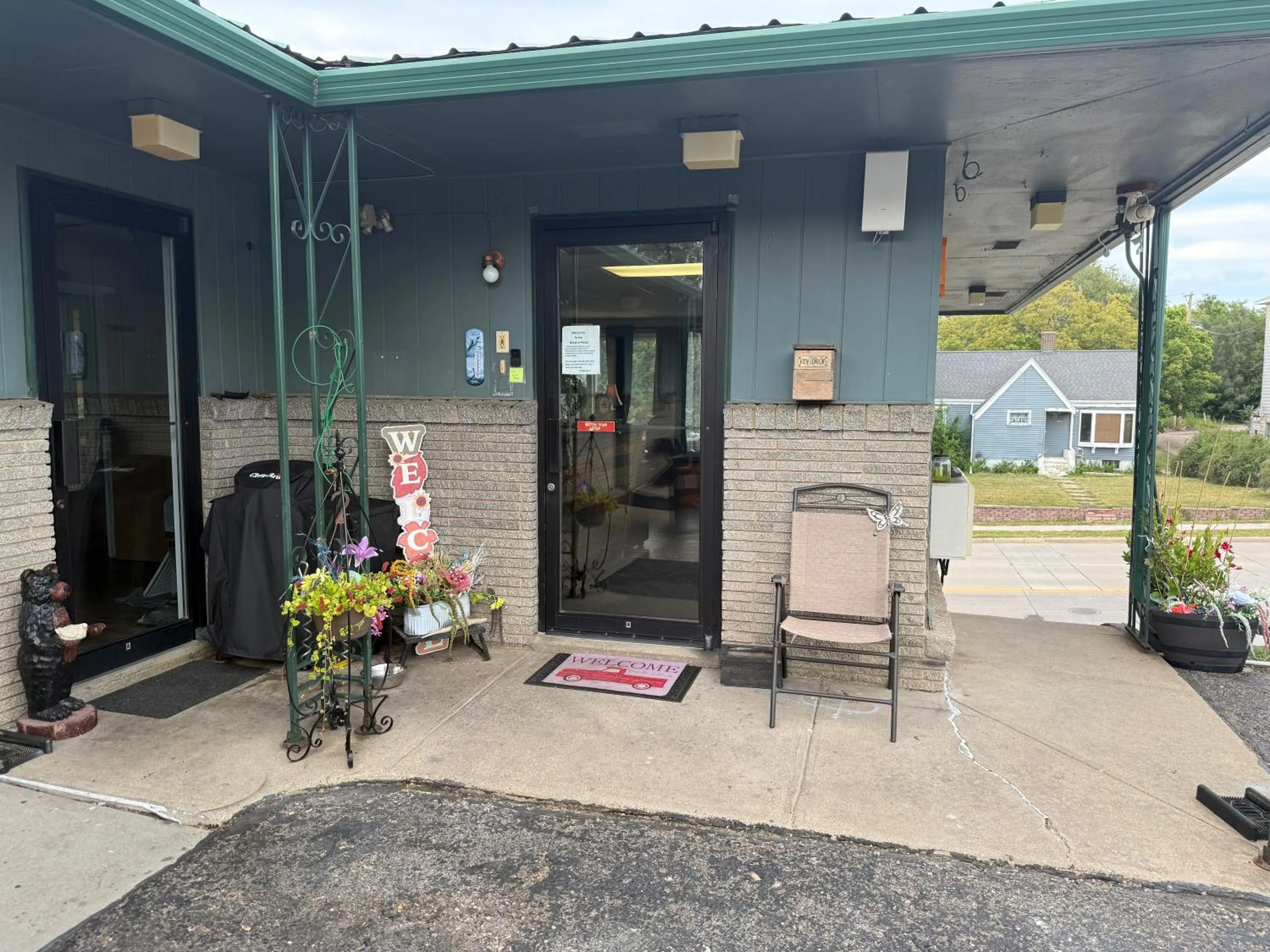 Lobby or reception in Hotel O Bel Aire Chamberlain SD I 90