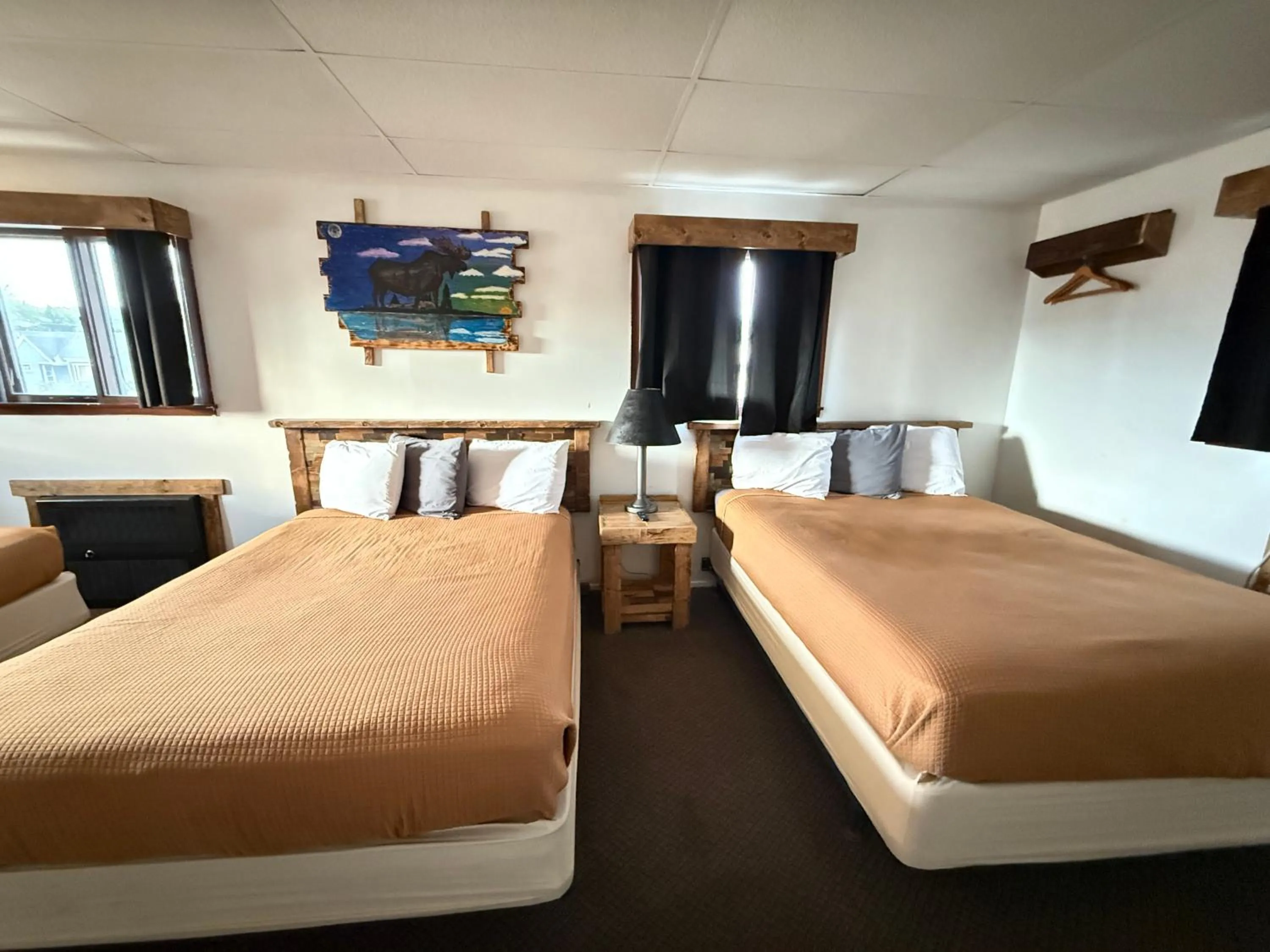 Bedroom, Bed in Hotel O Bel Aire Chamberlain SD I 90