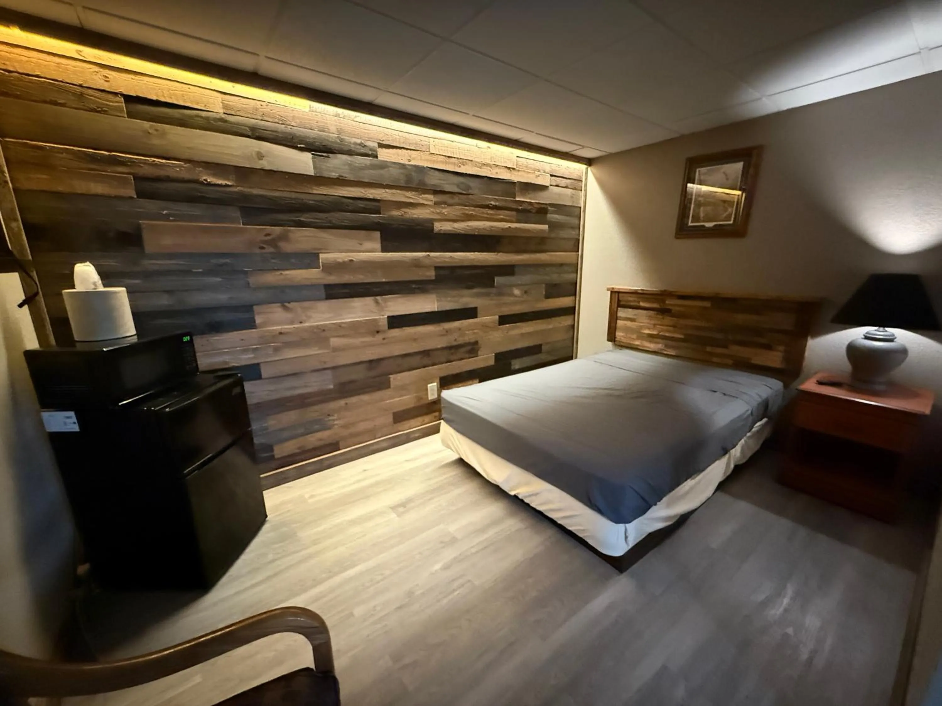 Bedroom, Bed in Hotel O Bel Aire Chamberlain SD I 90