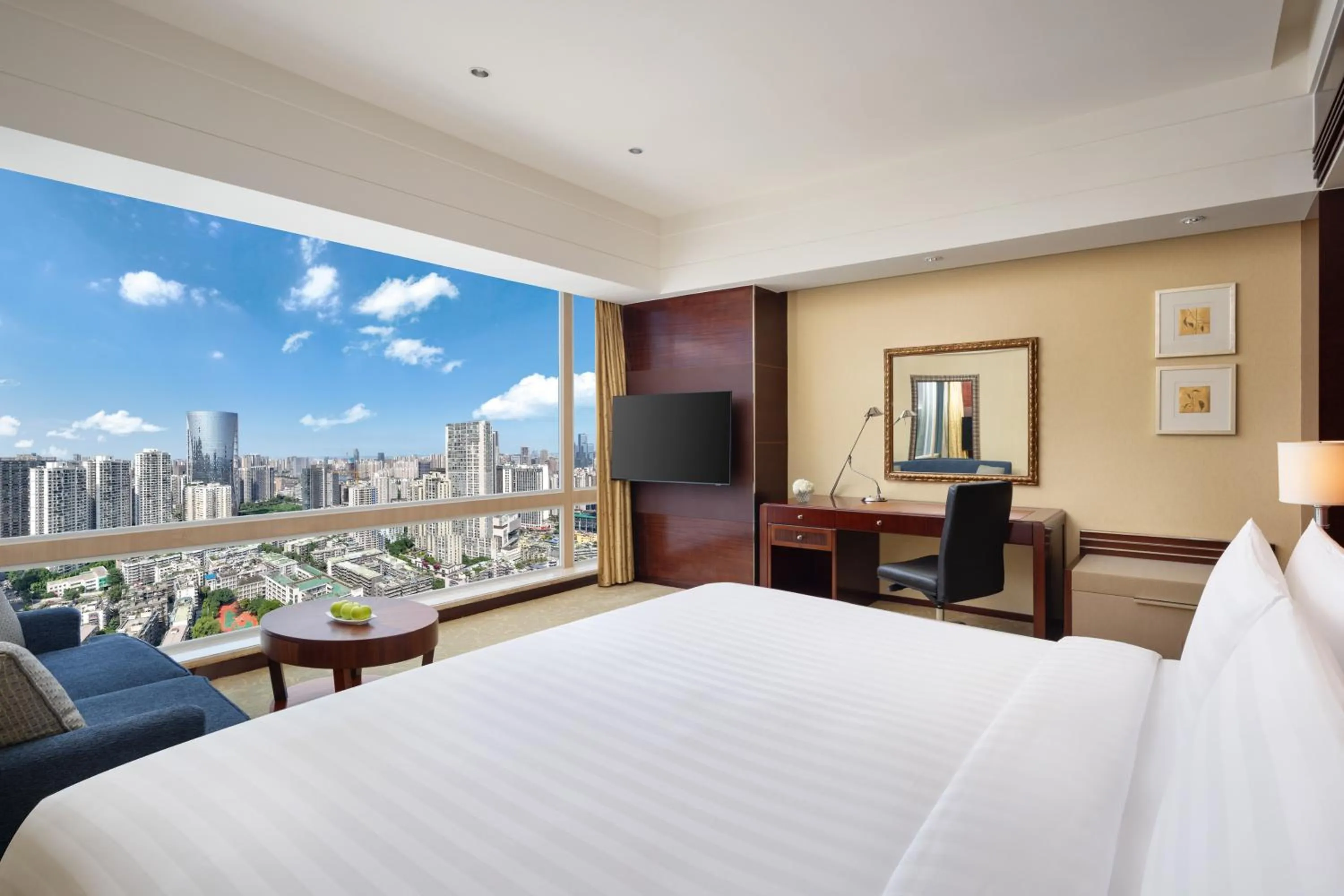 View (from property/room), Bed in Shangri-La Chengdu