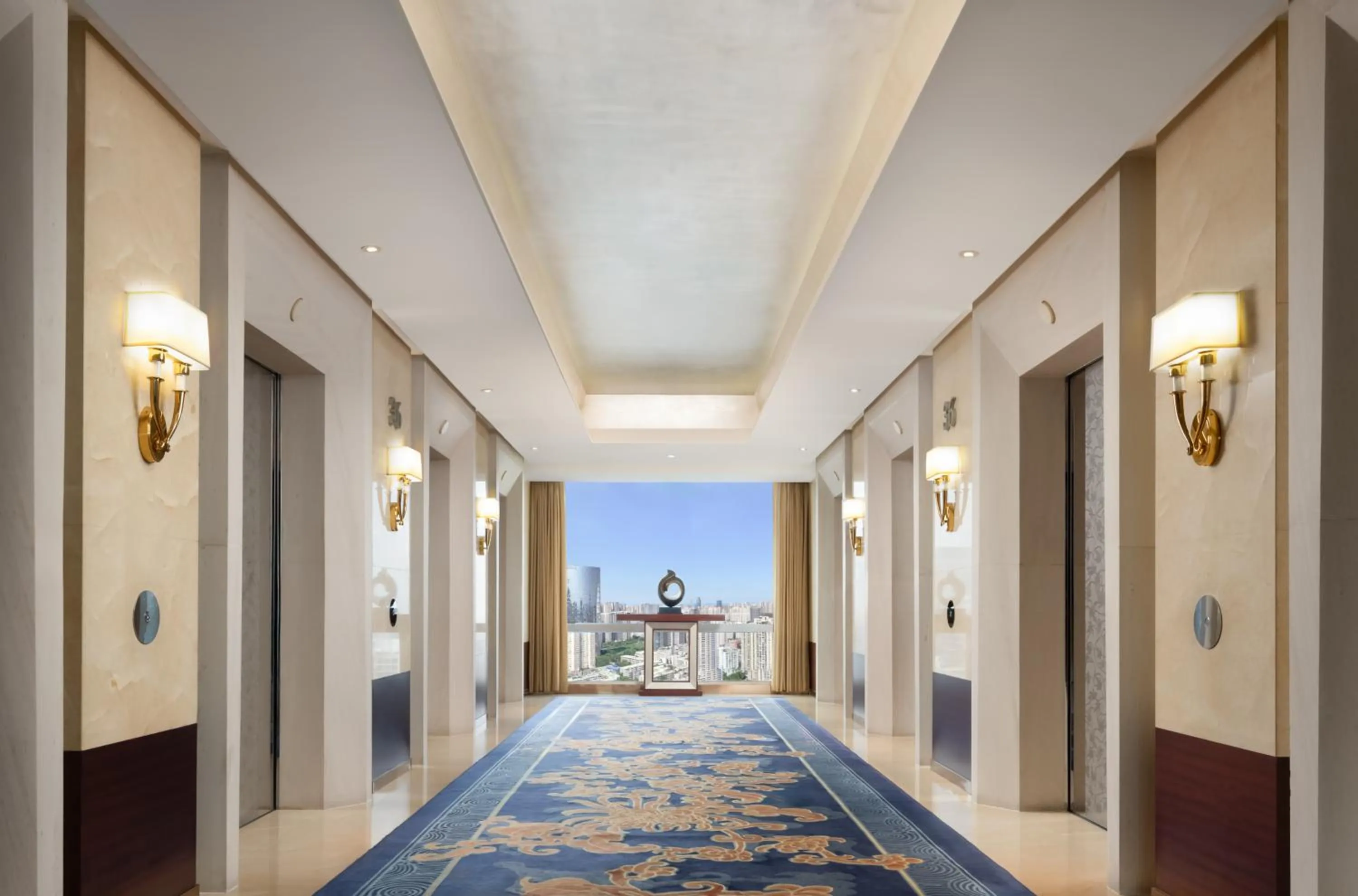 elevator, Bed in Shangri-La Chengdu