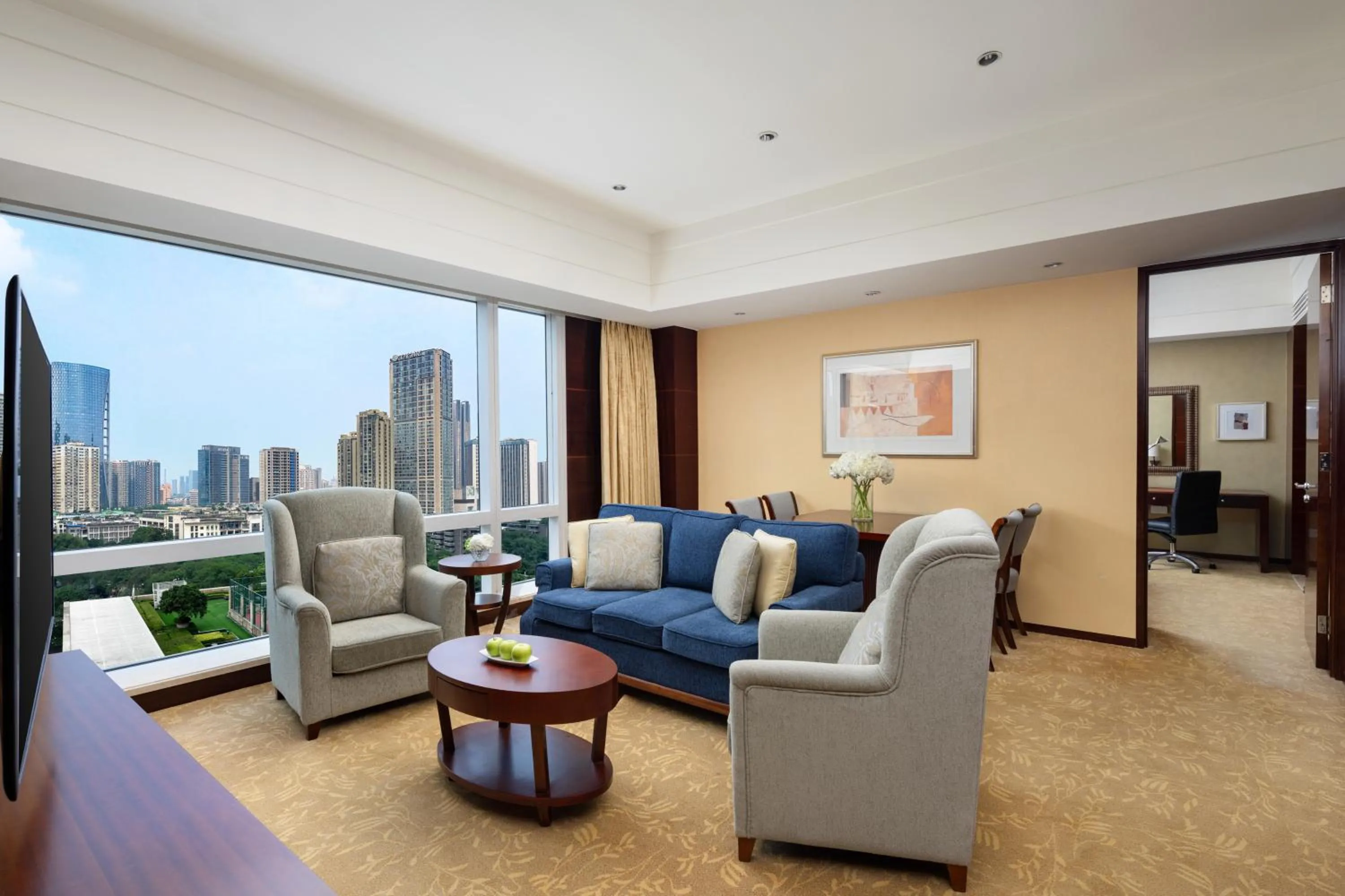 Living room in Shangri-La Chengdu