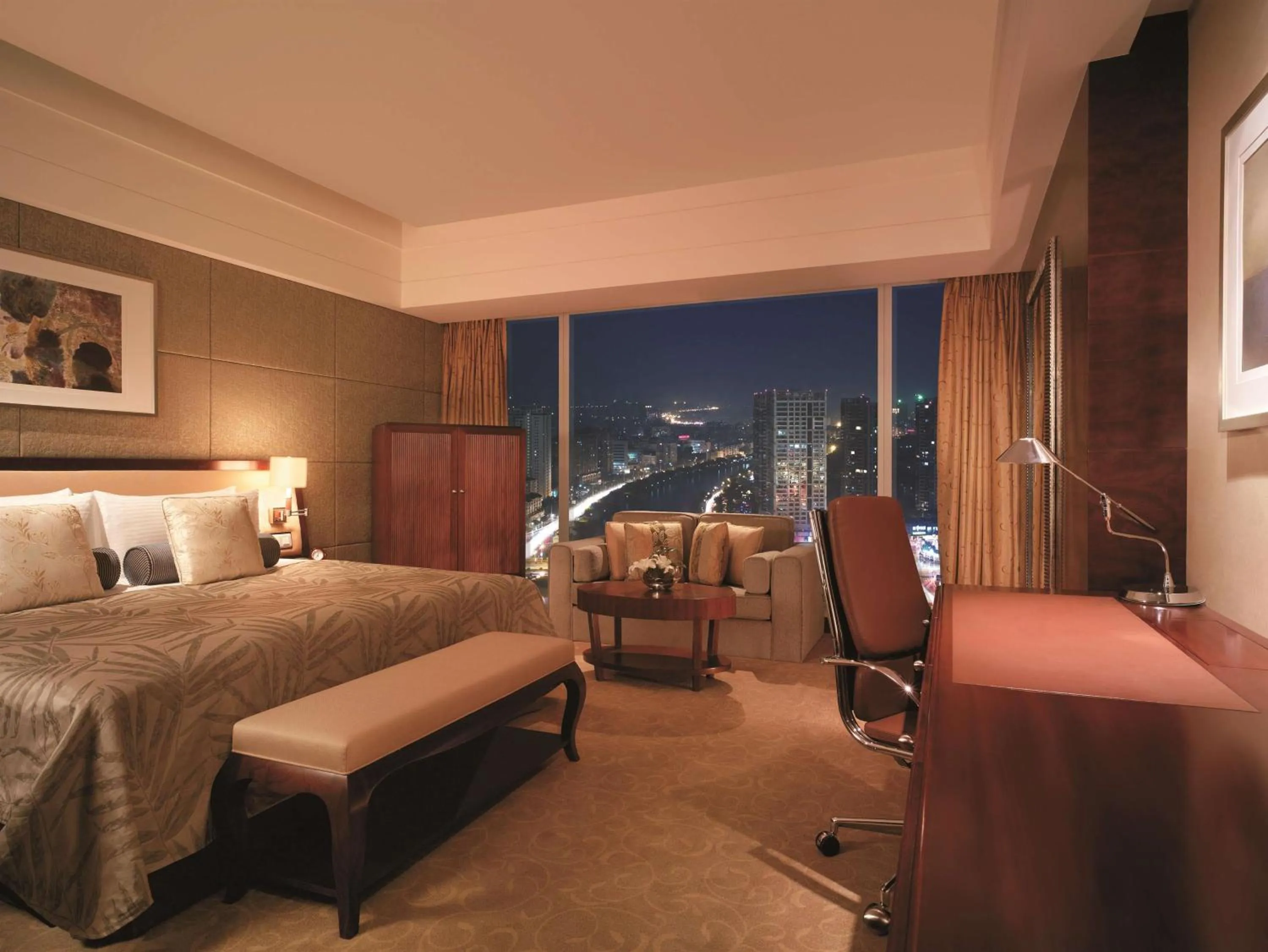 Photo of the whole room, Bed in Shangri-La Chengdu