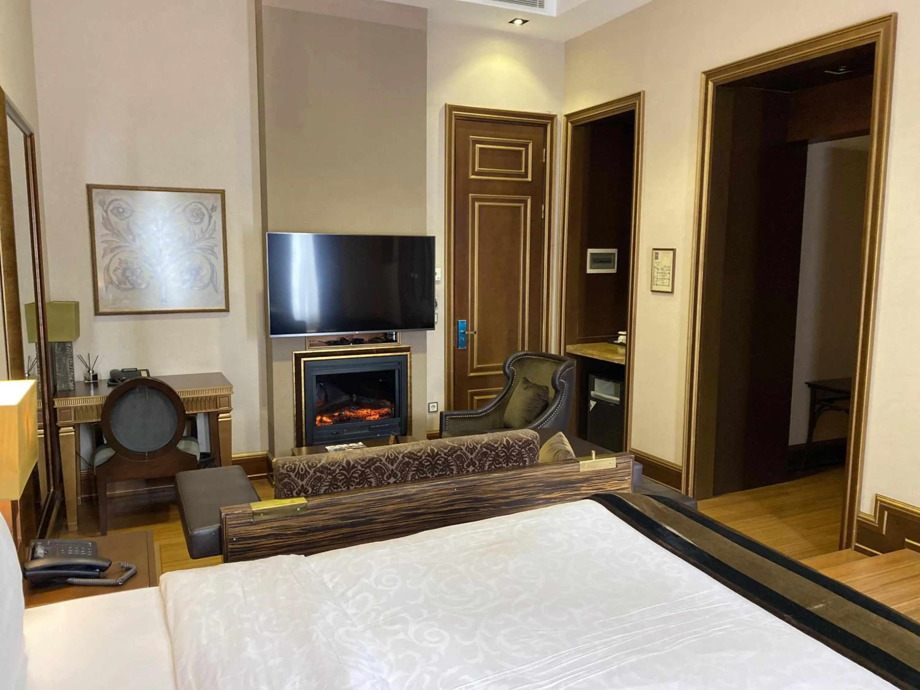 flat iron, Bed in Sultan Inn Boutique Hotel