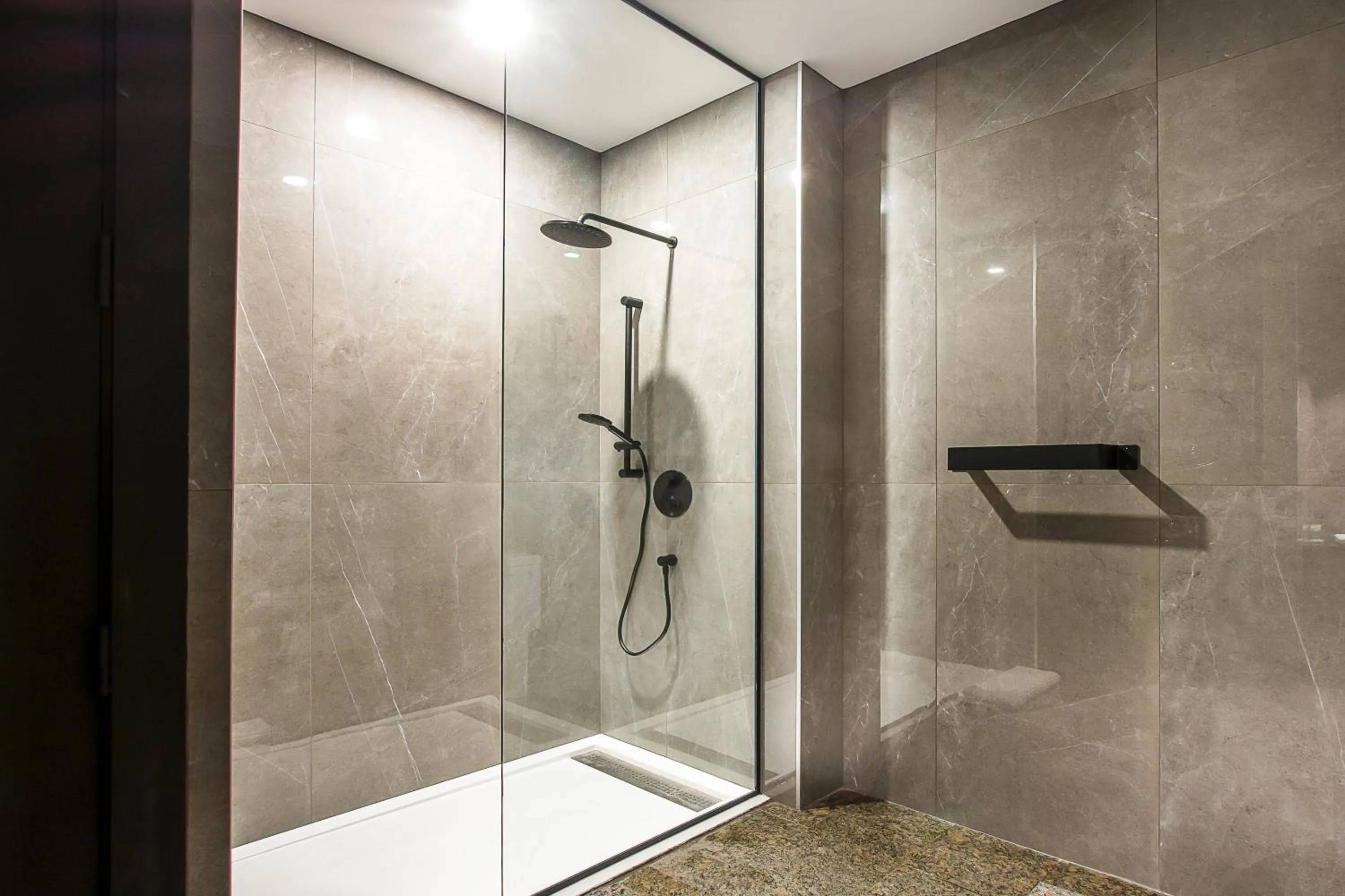 Shower in Les Lofts de la Gare - Par Les Lofts Vieux-Québec