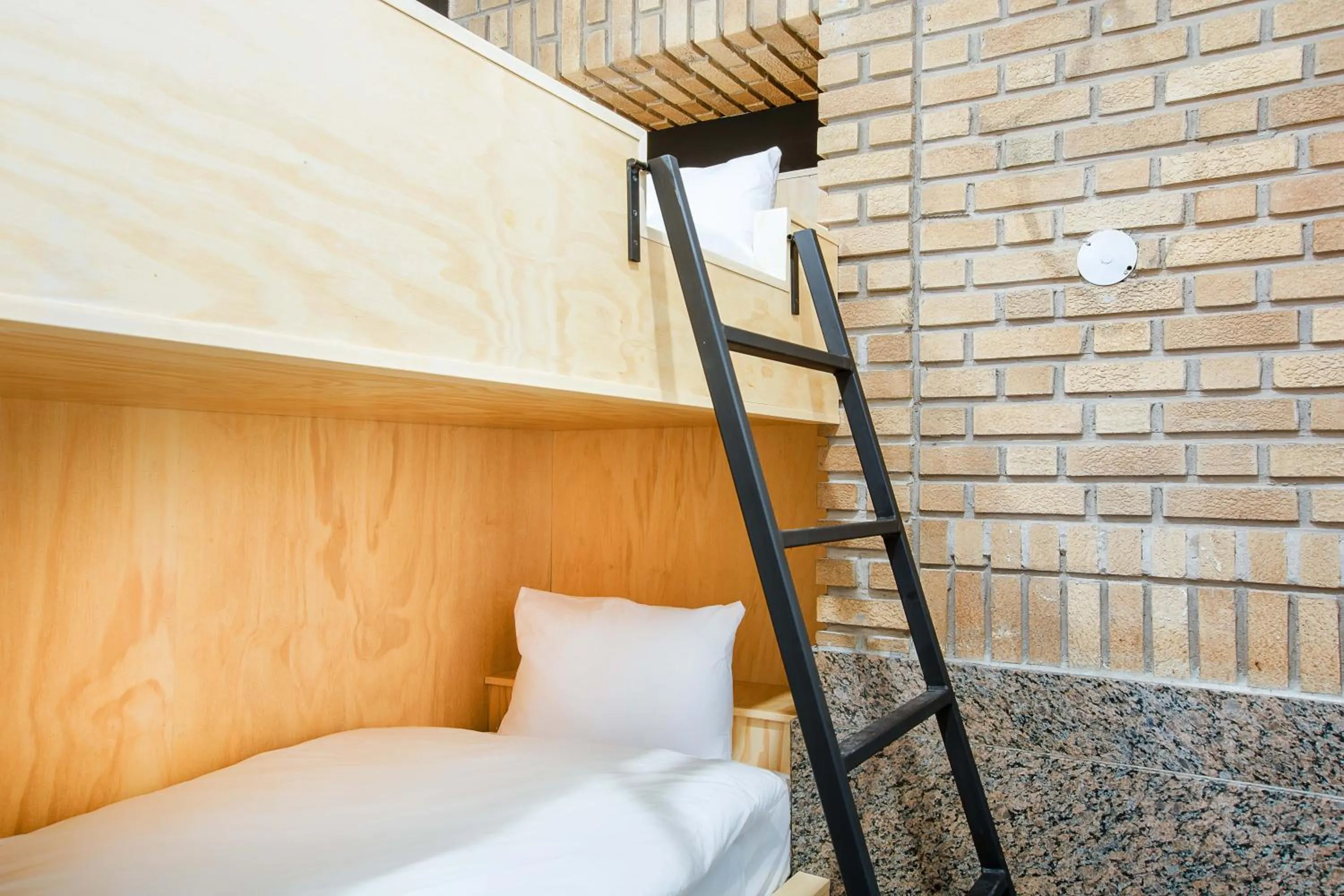 bunk bed, Bed in Les Lofts de la Gare - Par Les Lofts Vieux-Québec