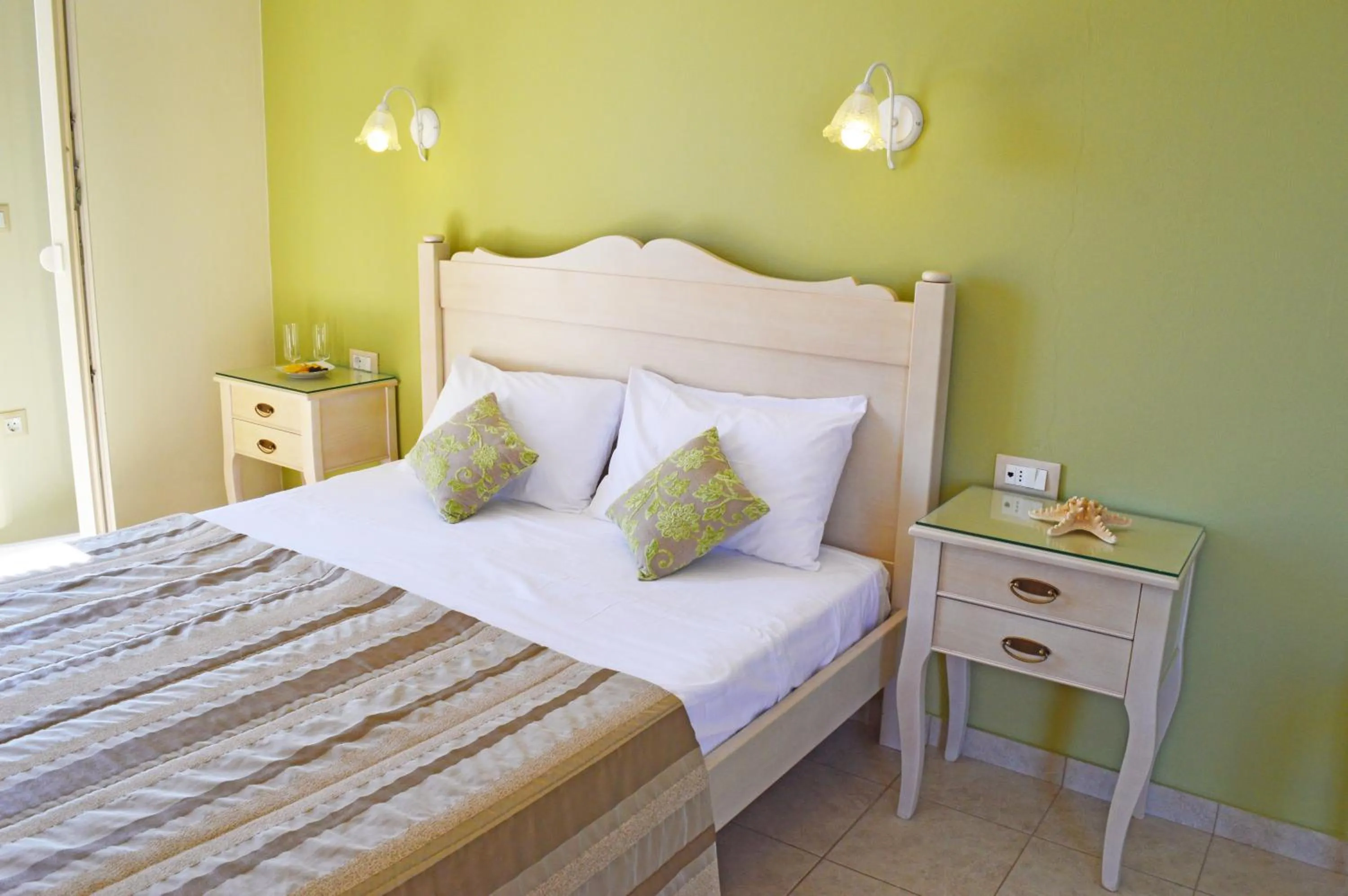 Bedroom, Bed in Kalia Studios