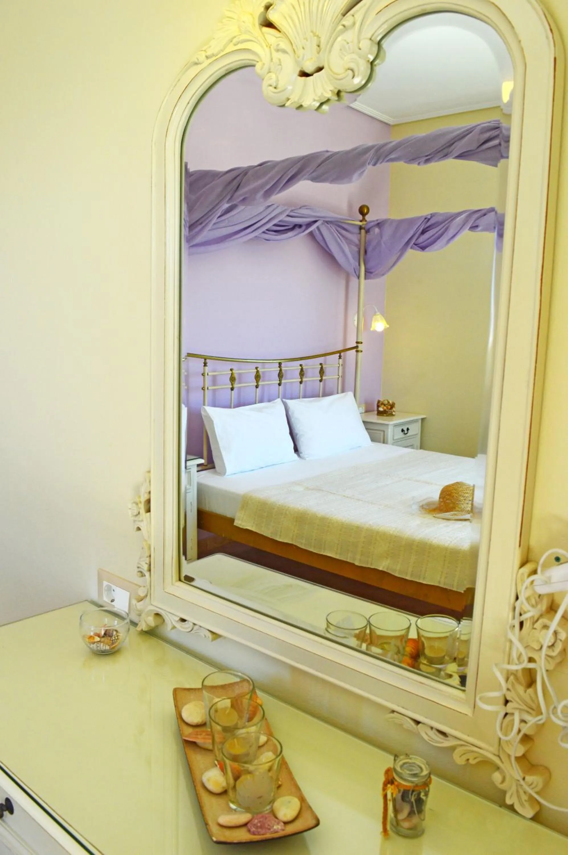 Bedroom, Bed in Kalia Studios