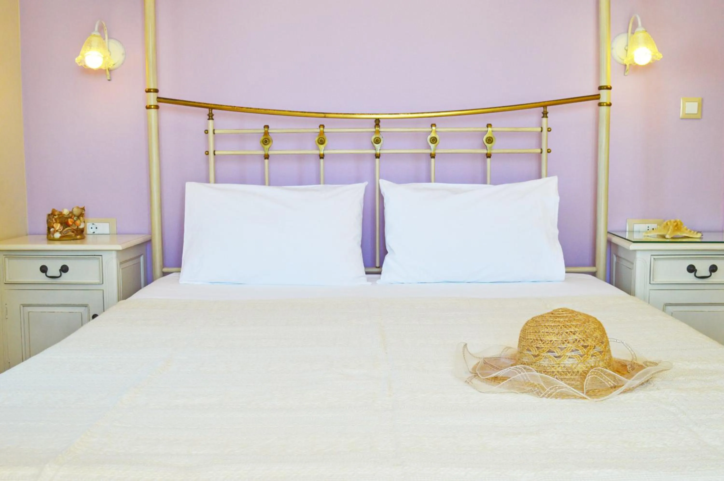 Bedroom, Bed in Kalia Studios