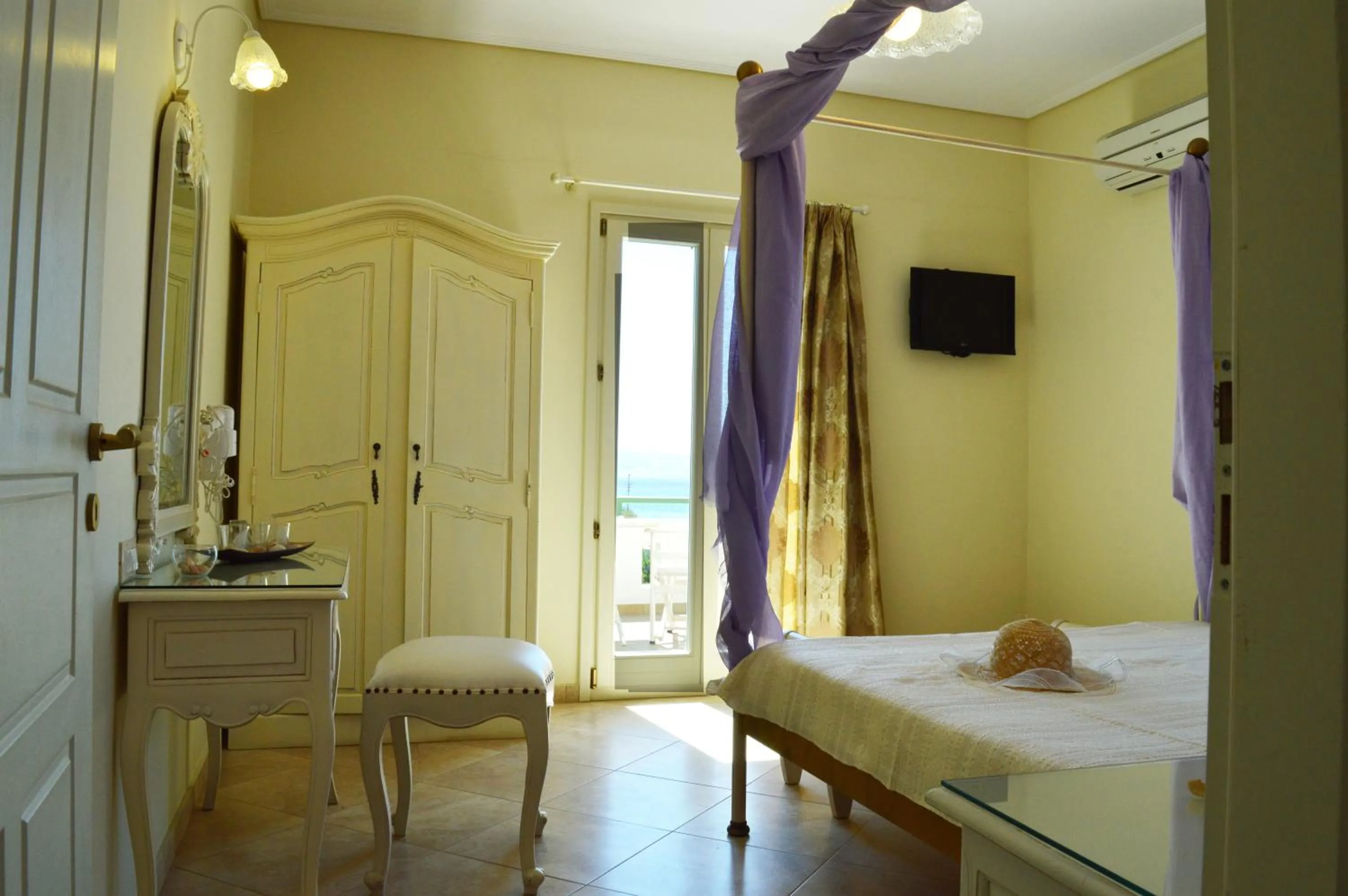 Bedroom, Bed in Kalia Studios