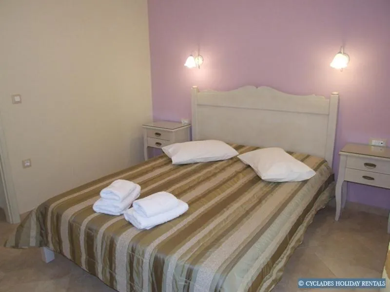Bed in Kalia Studios