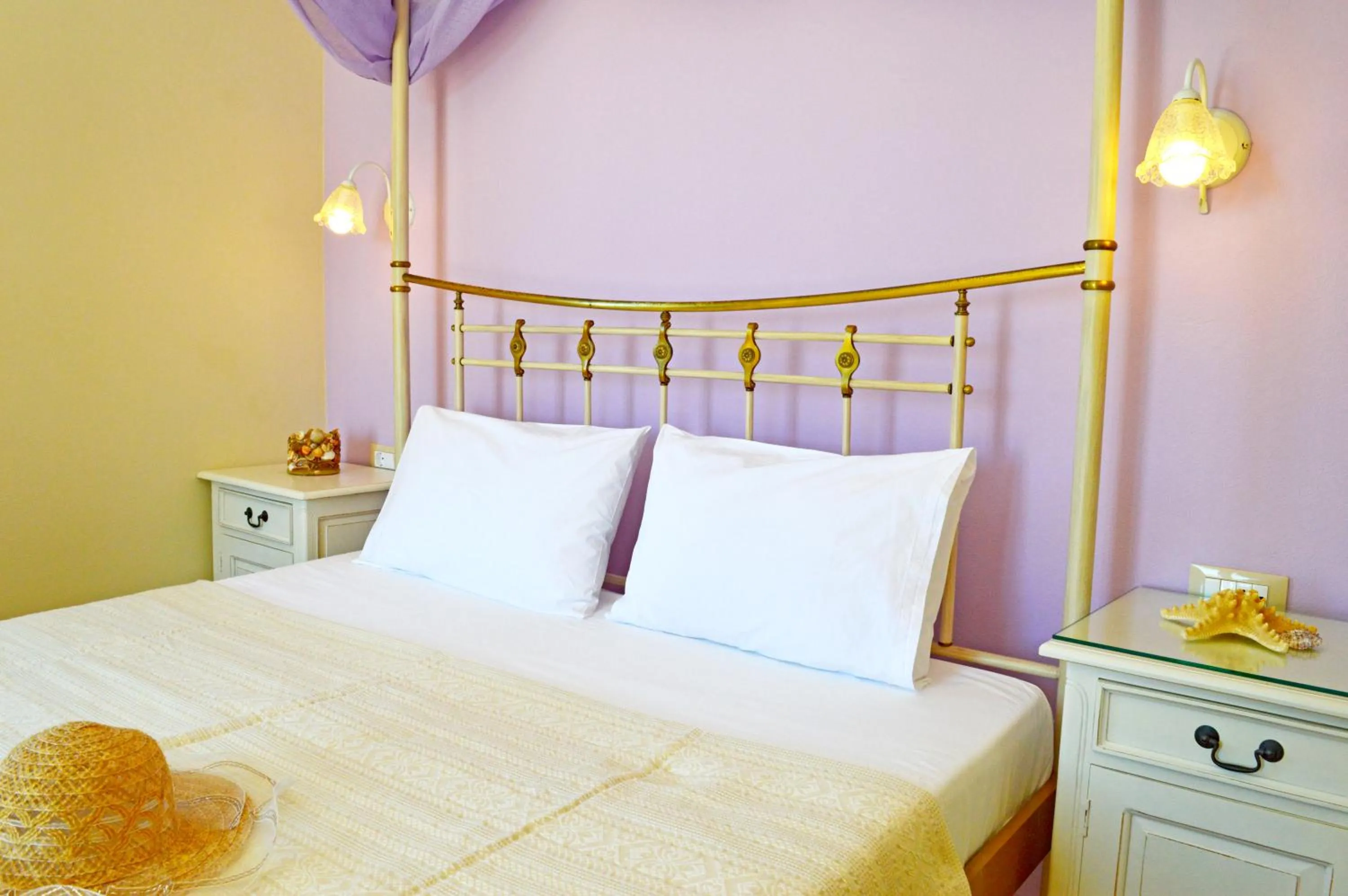 Bedroom, Bed in Kalia Studios