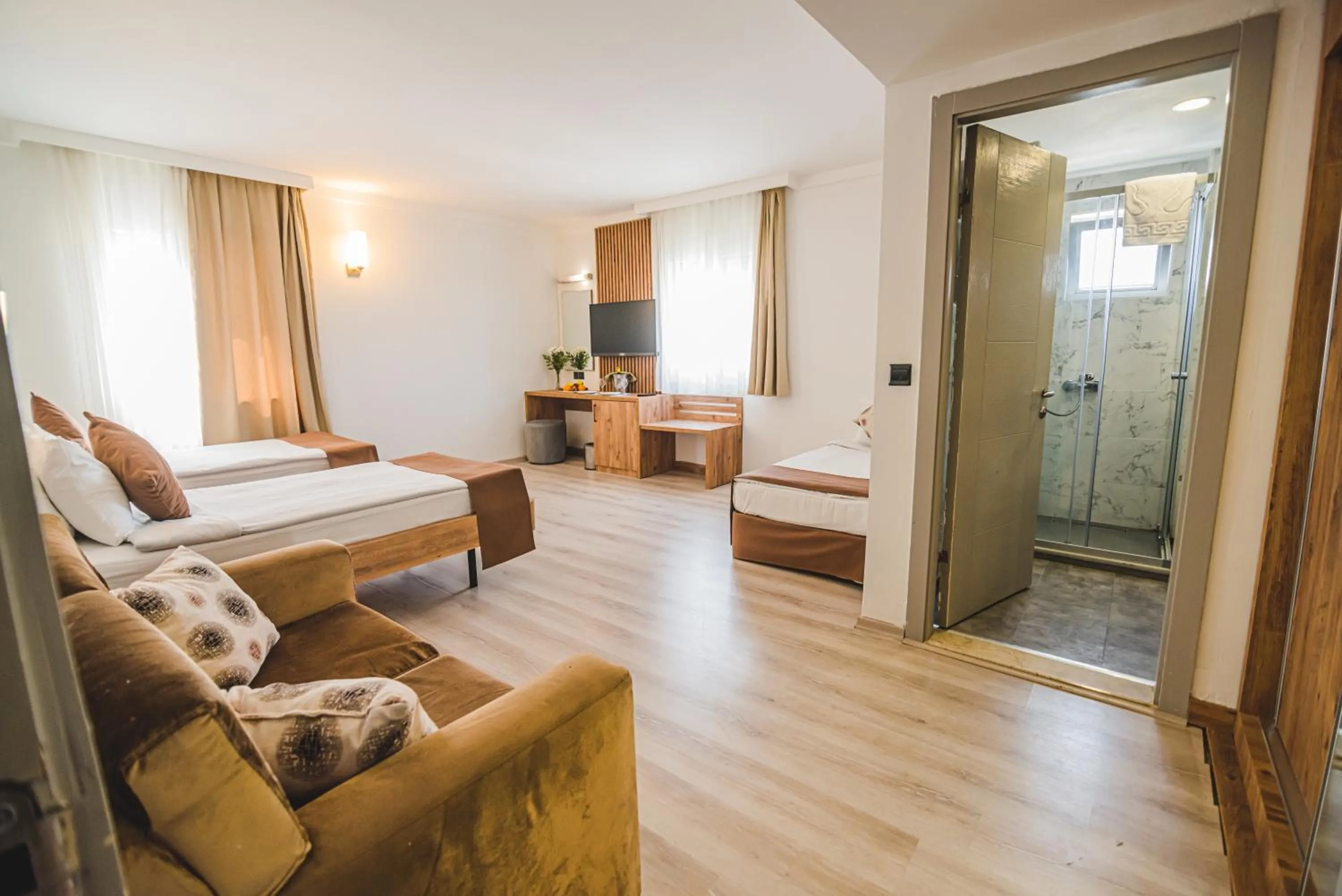 Bed in UPTOWN Büyük Anadolu Girne Hotel