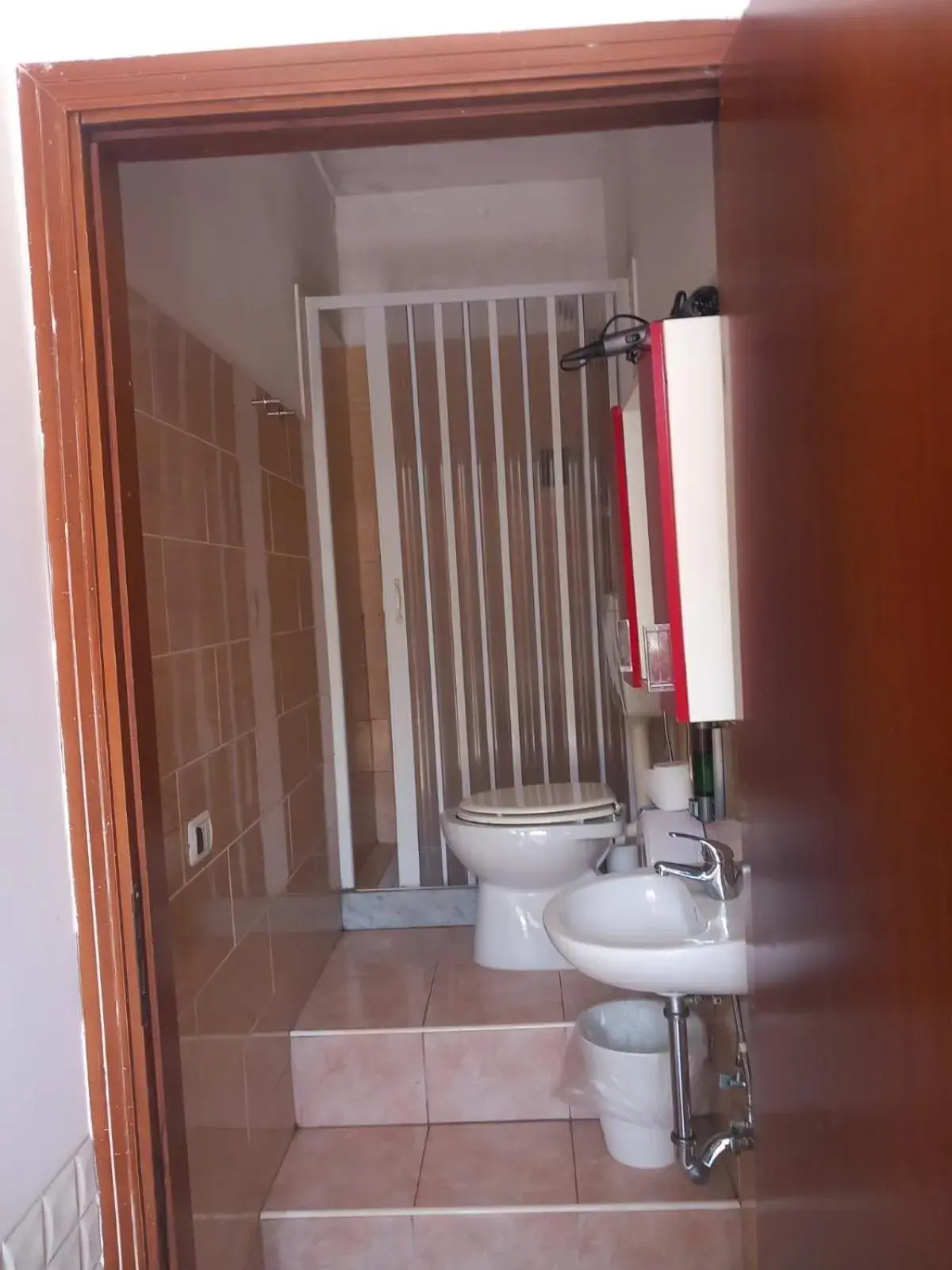 Quadruple Room with Private Bathroom in Bed and fly Aeroporto Fontanarossa bagno privato in camera Quadruple Room with Private Bathroom in Bed and fly Aeroporto Fontanarossa bagno privato in camera