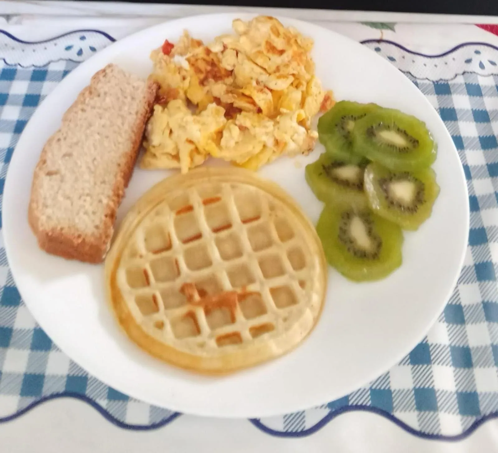 Breakfast in Posada Nativa Miss Trinie