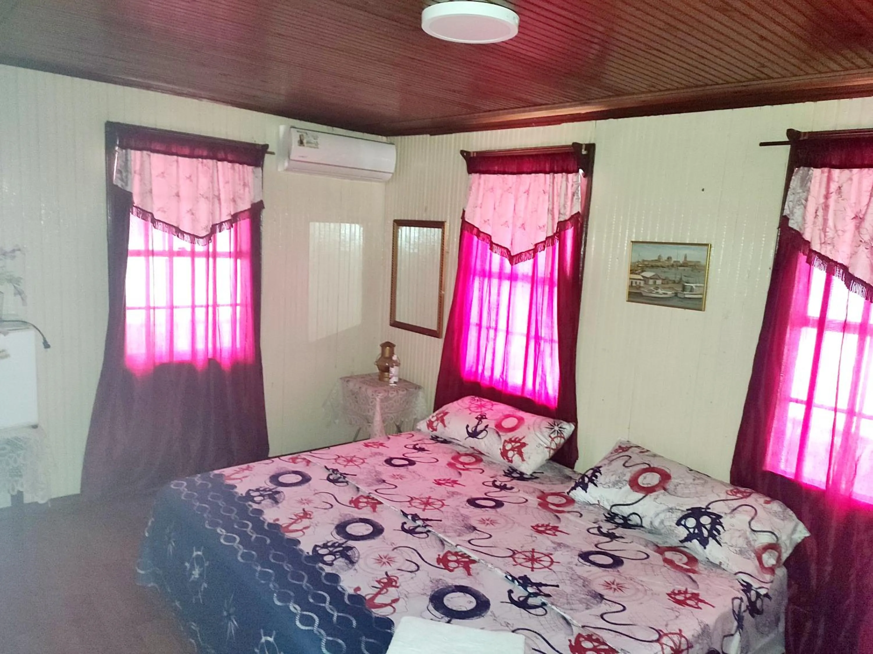 Bedroom, Bed in Posada Nativa Miss Trinie