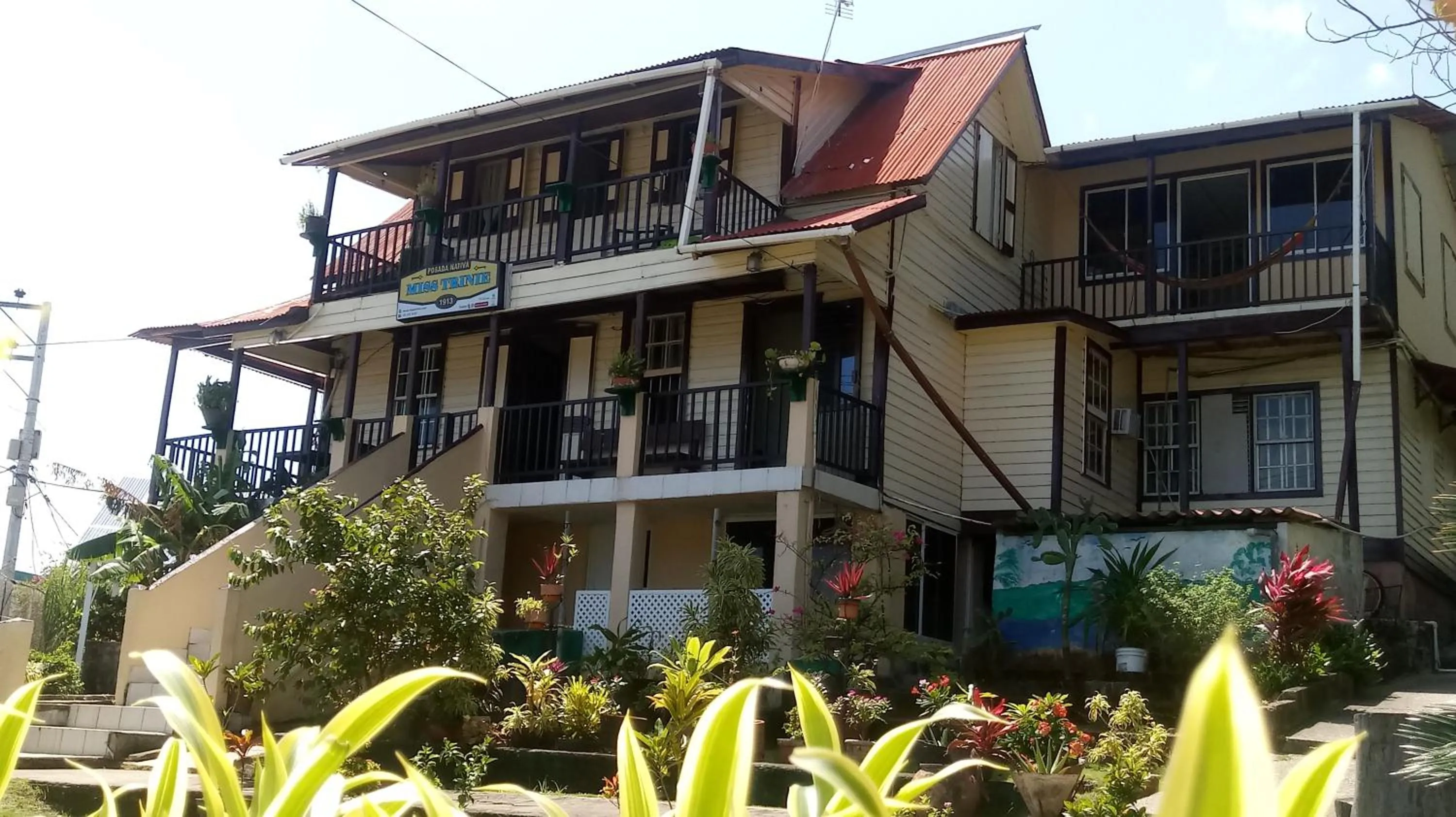 Property building in Posada Nativa Miss Trinie