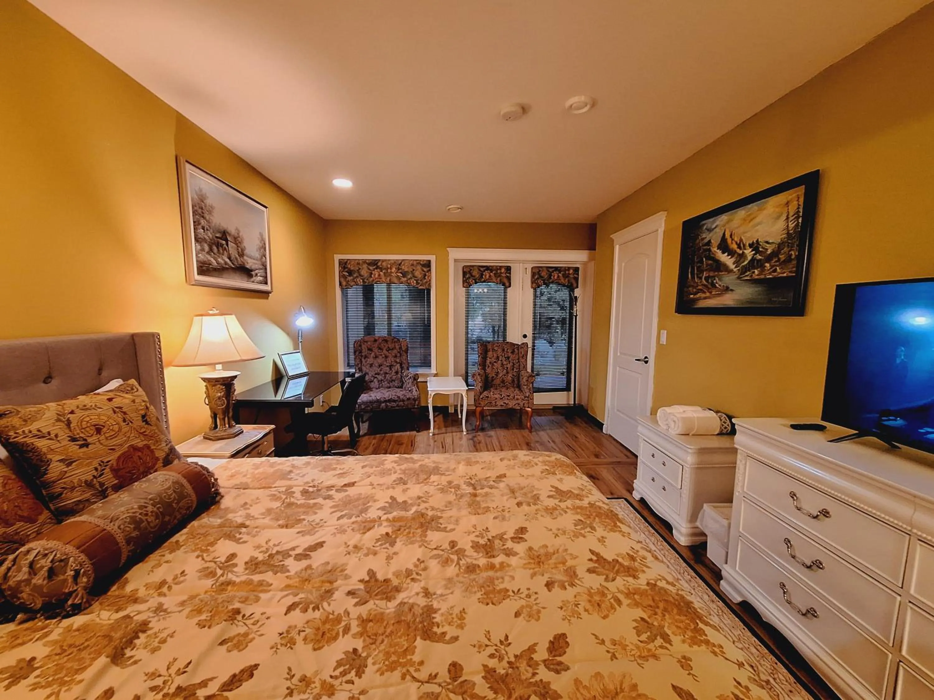 Bed in Villa Bellissimo FranTalia - Néo-Classical Résidence & Galleriséum