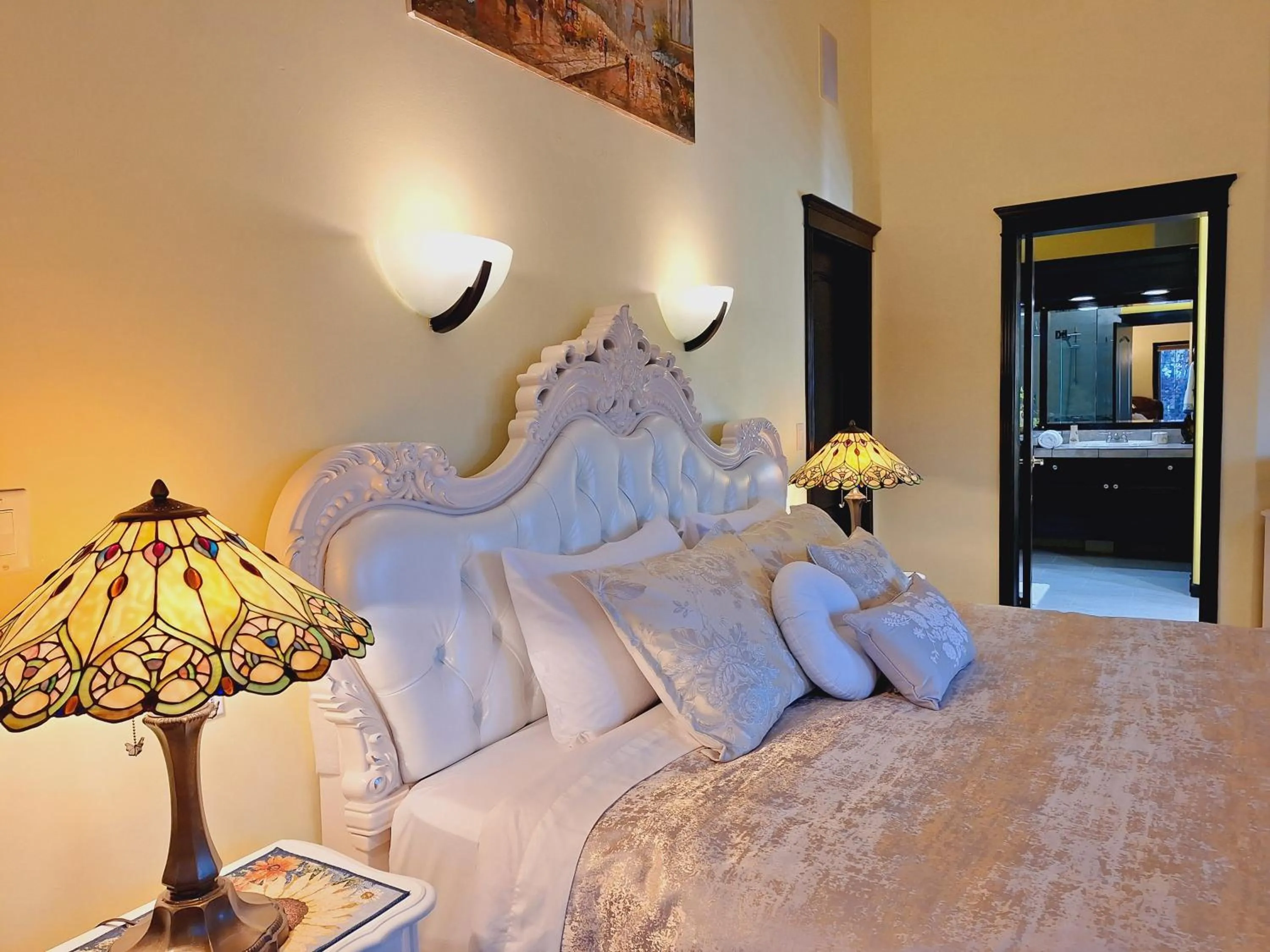 Bed in Villa Bellissimo FranTalia - Néo-Classical Résidence & Galleriséum