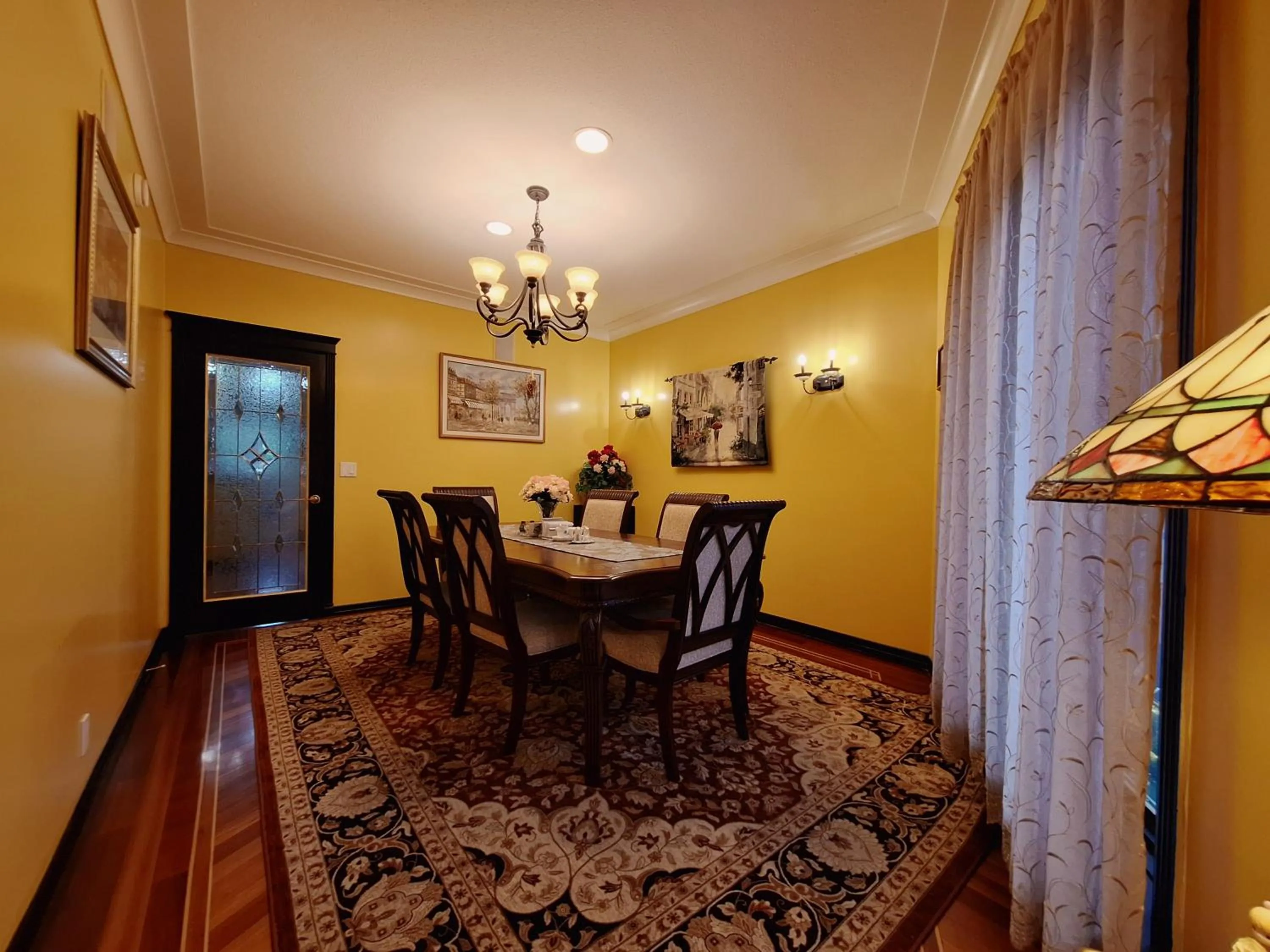 Dining area in Villa Bellissimo FranTalia - Néo-Classical Résidence & Galleriséum