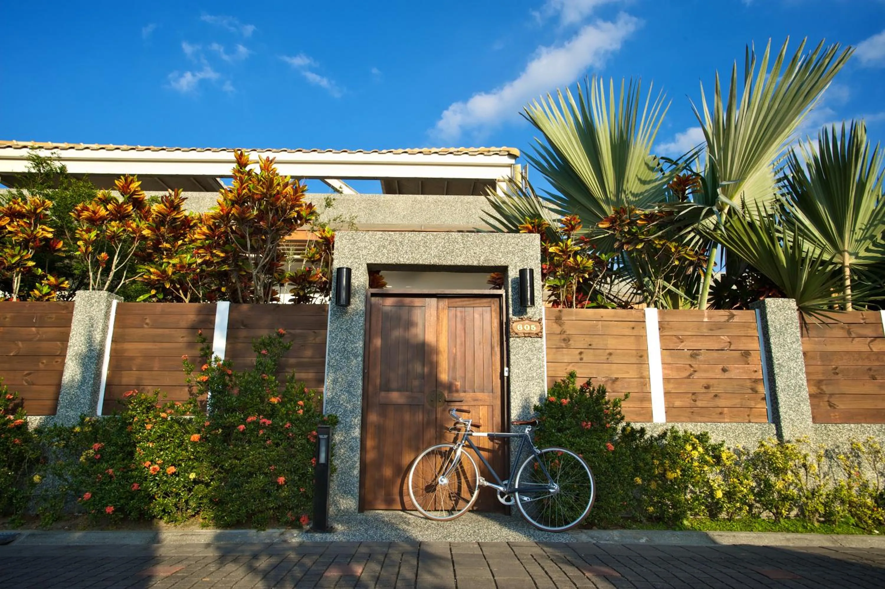 Facade/entrance in Papago International Resort