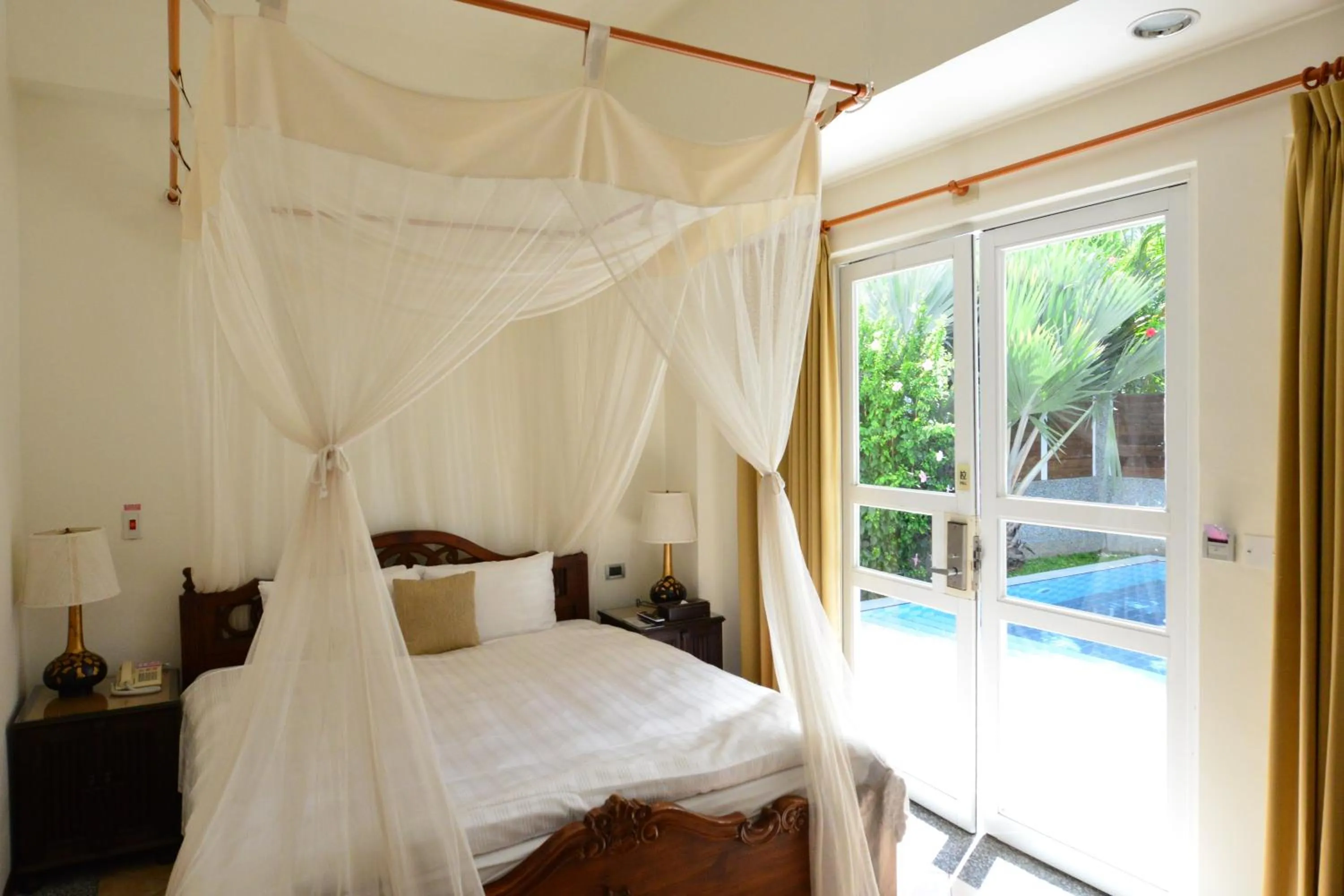 Bedroom, Bed in Papago International Resort