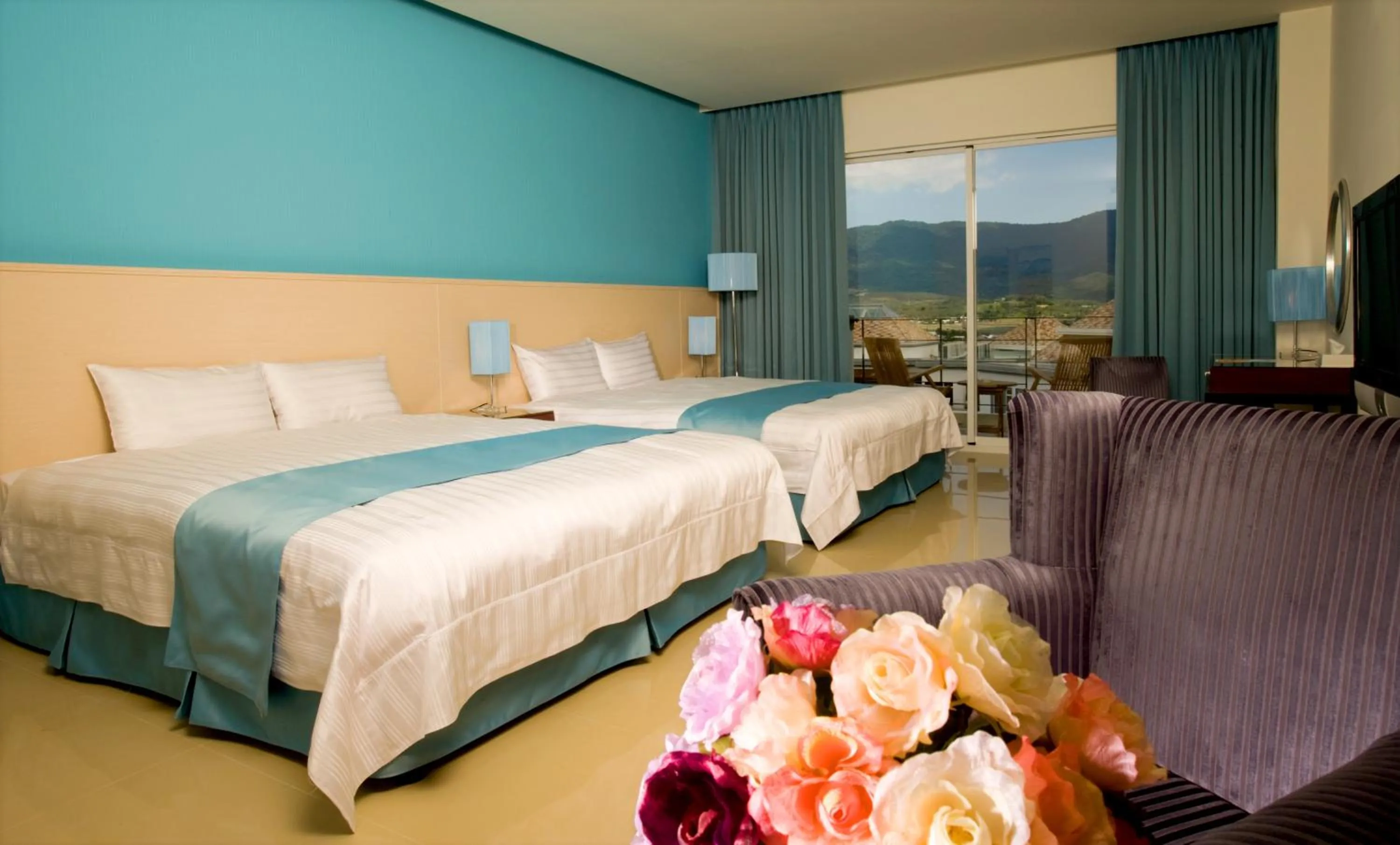 Photo of the whole room, Bed in Papago International Resort