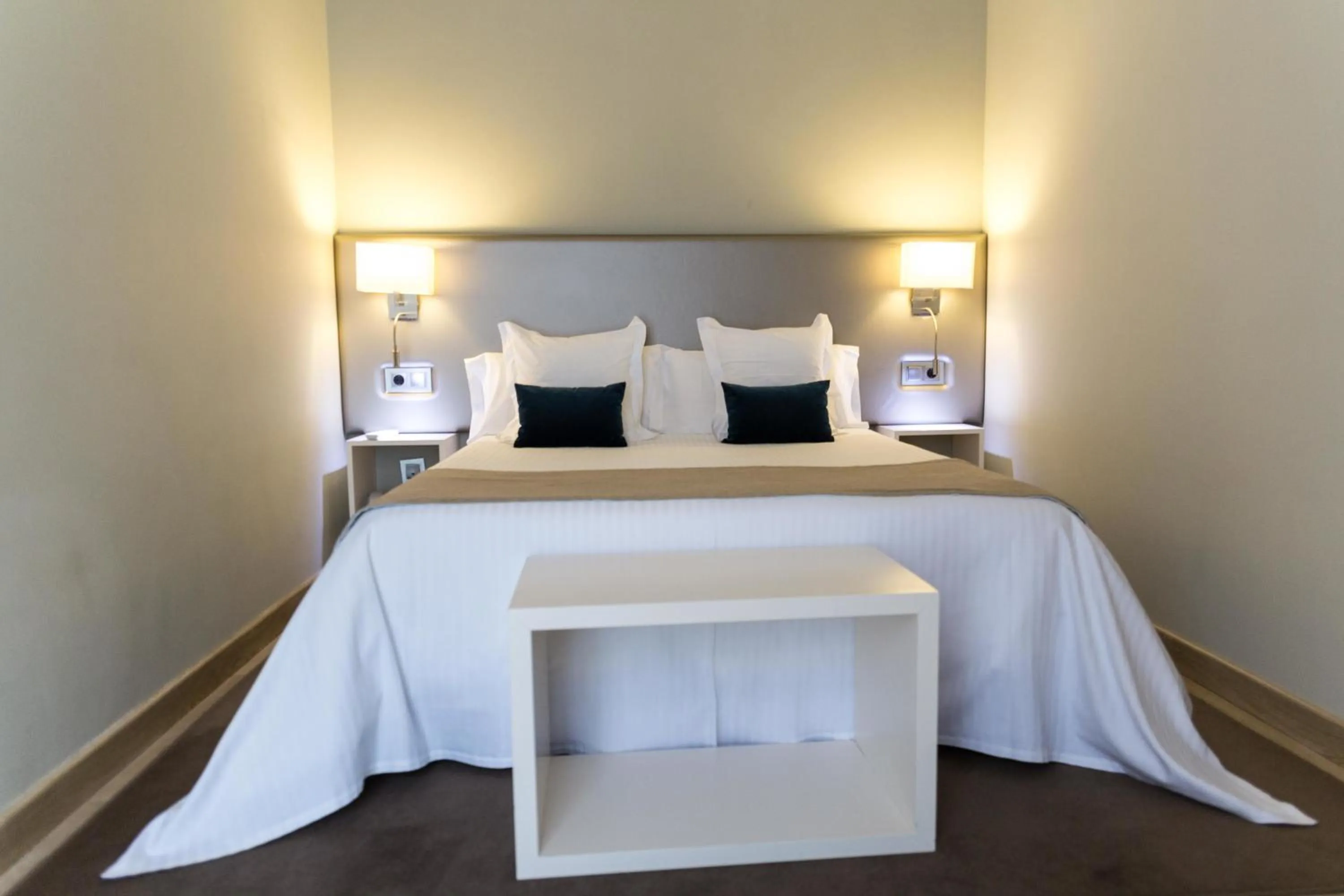 Bedroom, Bed in Tinas de Pechon