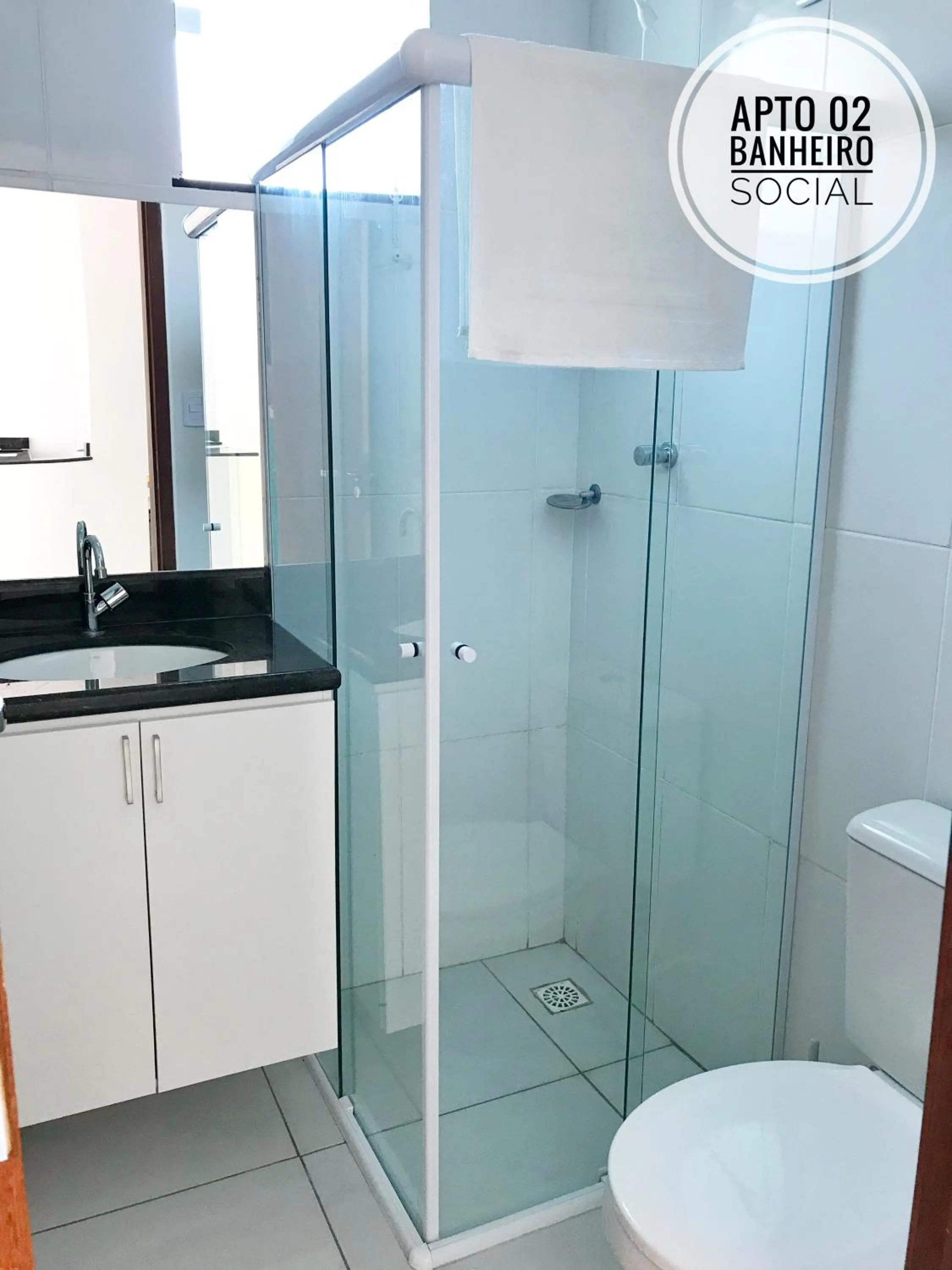 Shower in Mar de Boipeba