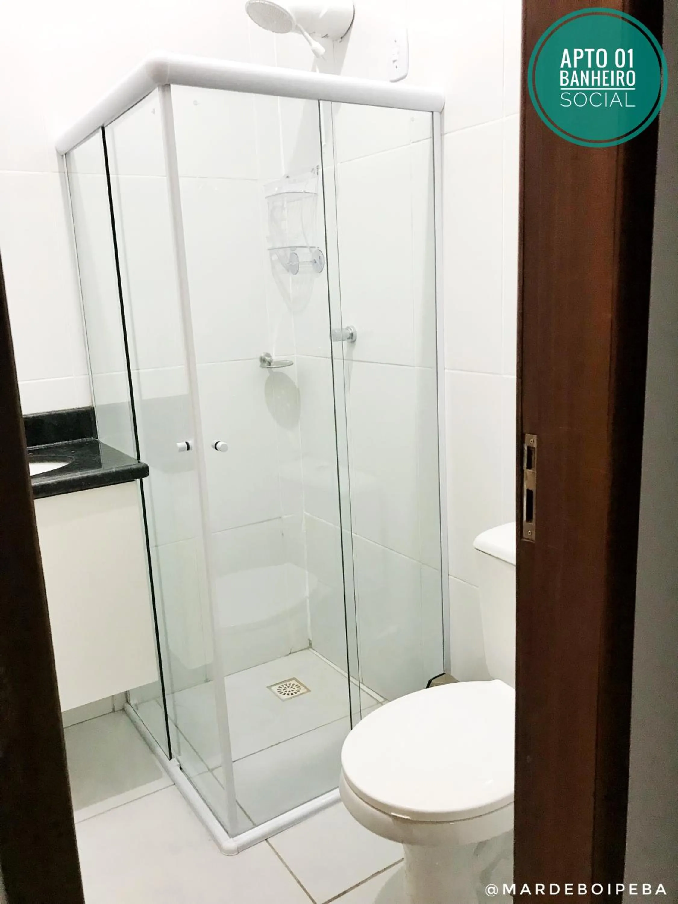 Shower in Mar de Boipeba