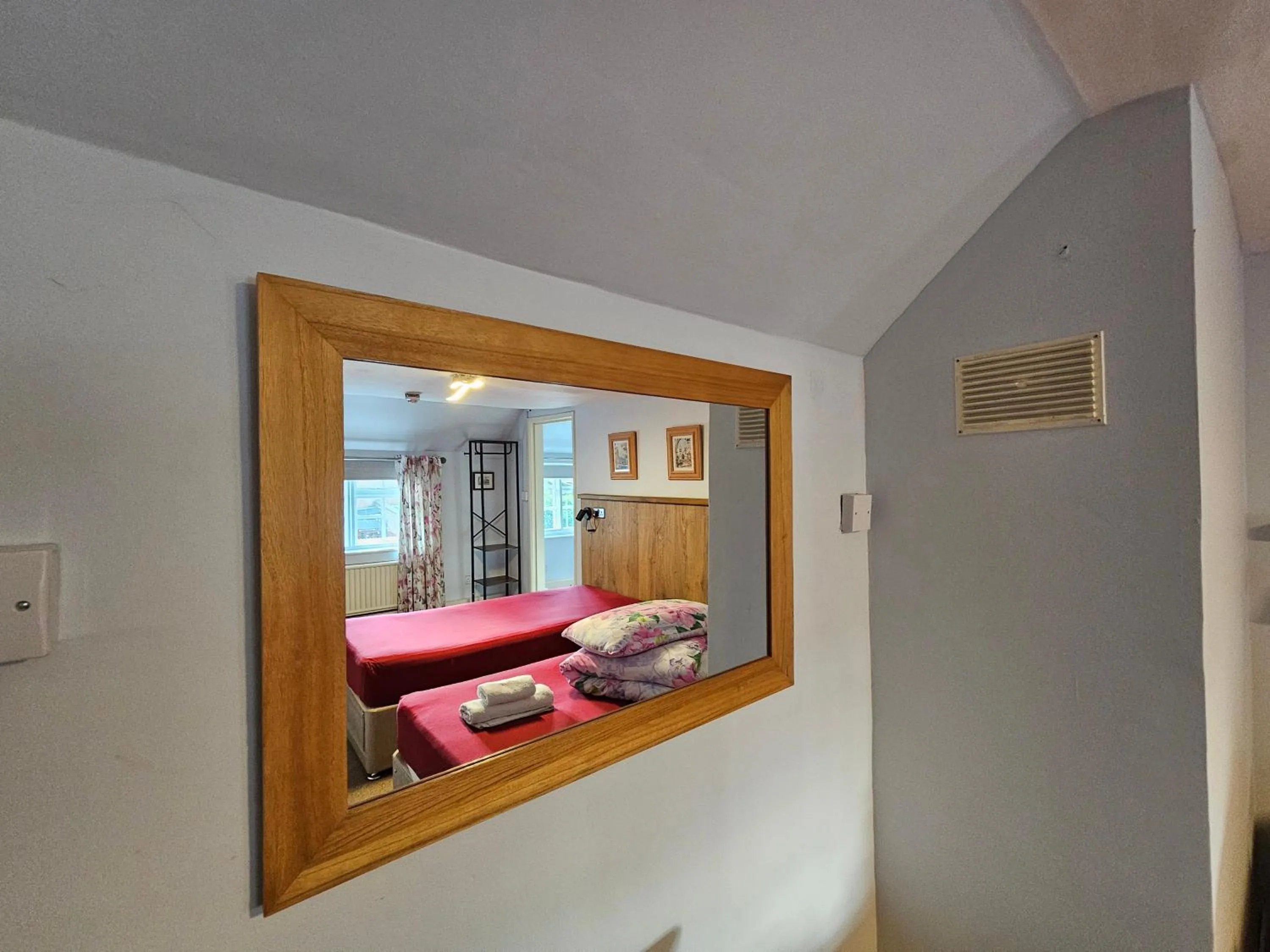 Standard Twin Room with Sofa in Reindeer Accomodation