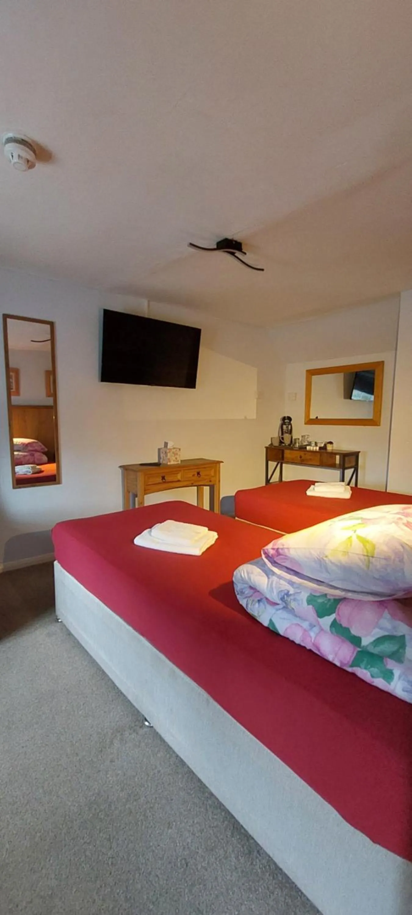Standard Twin Room with Sofa in Reindeer Accomodation