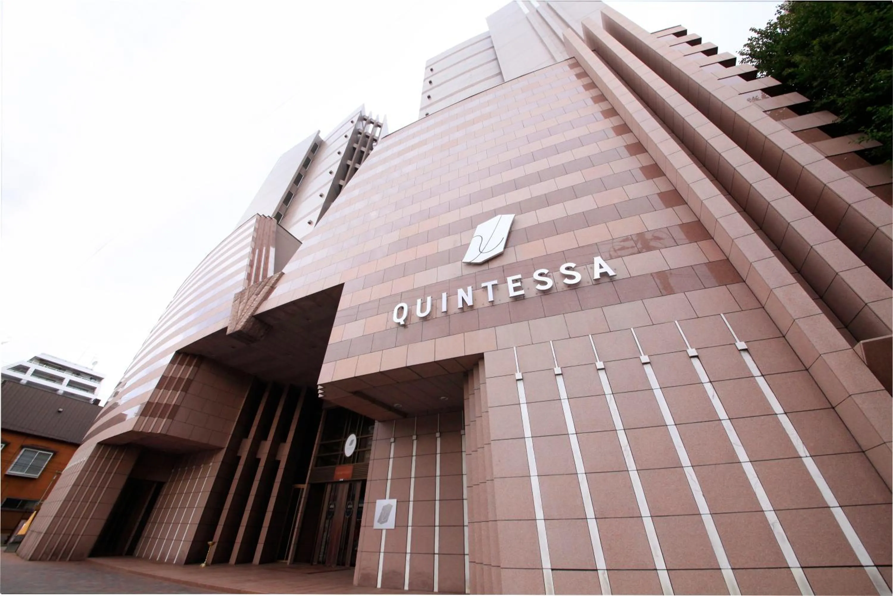 Facade/entrance in Quintessa Hotel Sapporo