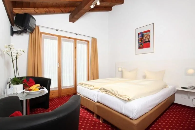 Photo of the whole room, Bed in Hotel Central