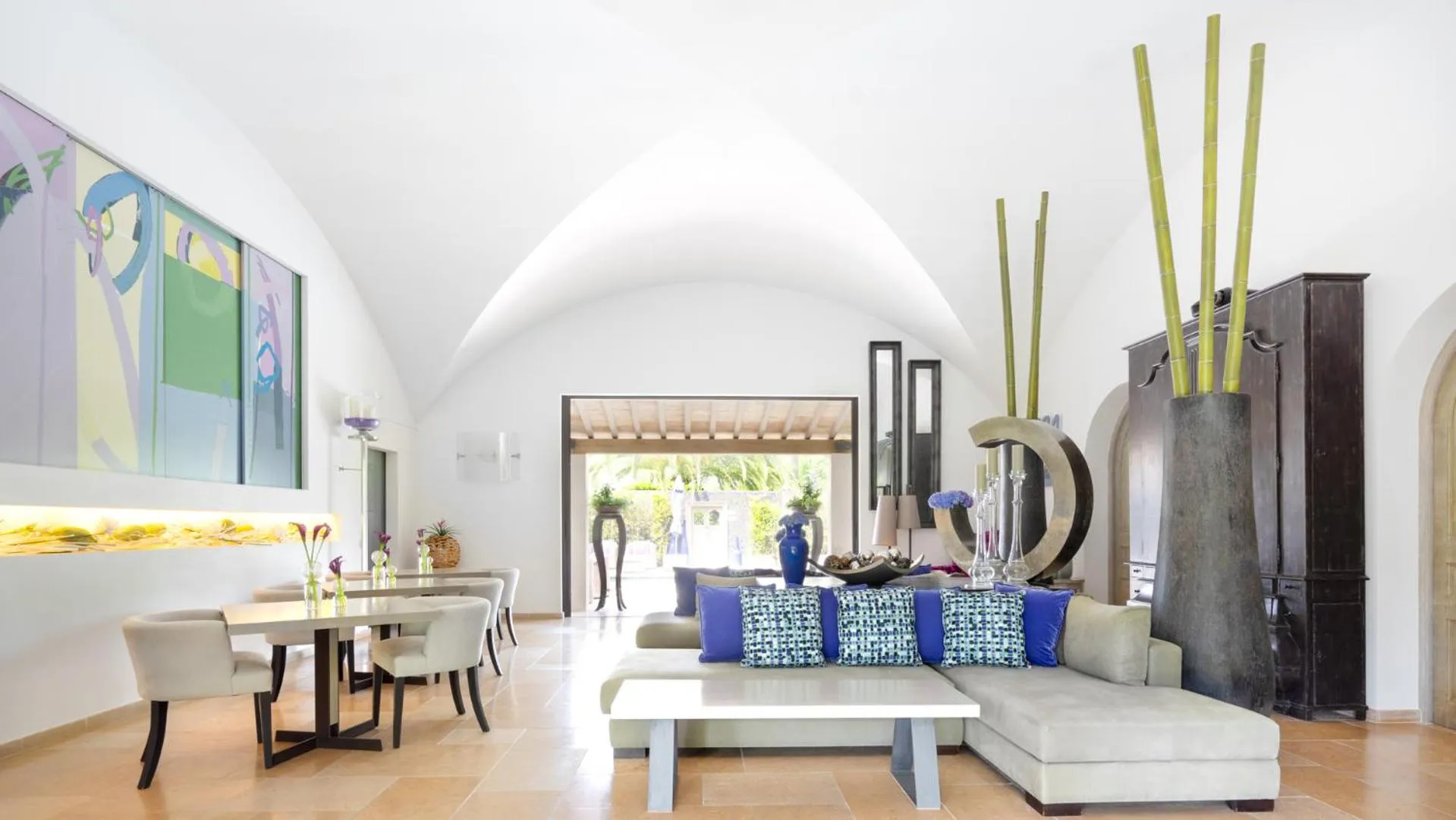 Lounge or bar in Le Pre de la Mer