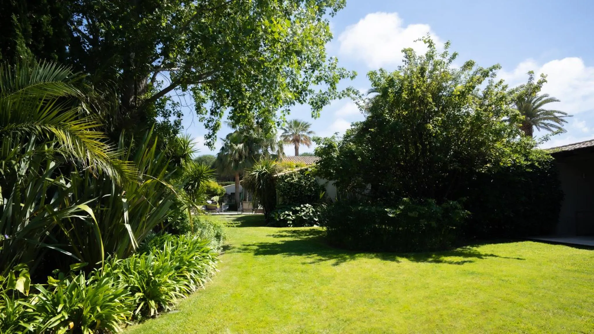 Garden in Le Pre de la Mer