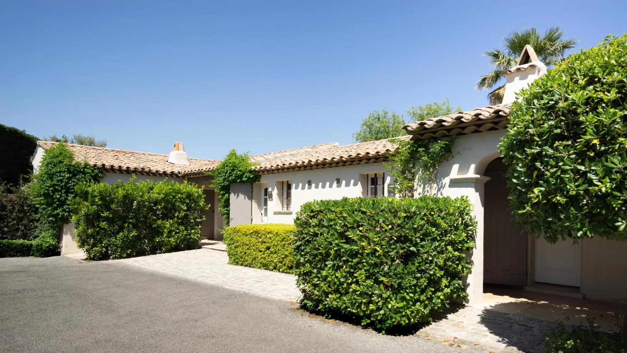 Property building in Le Pre de la Mer