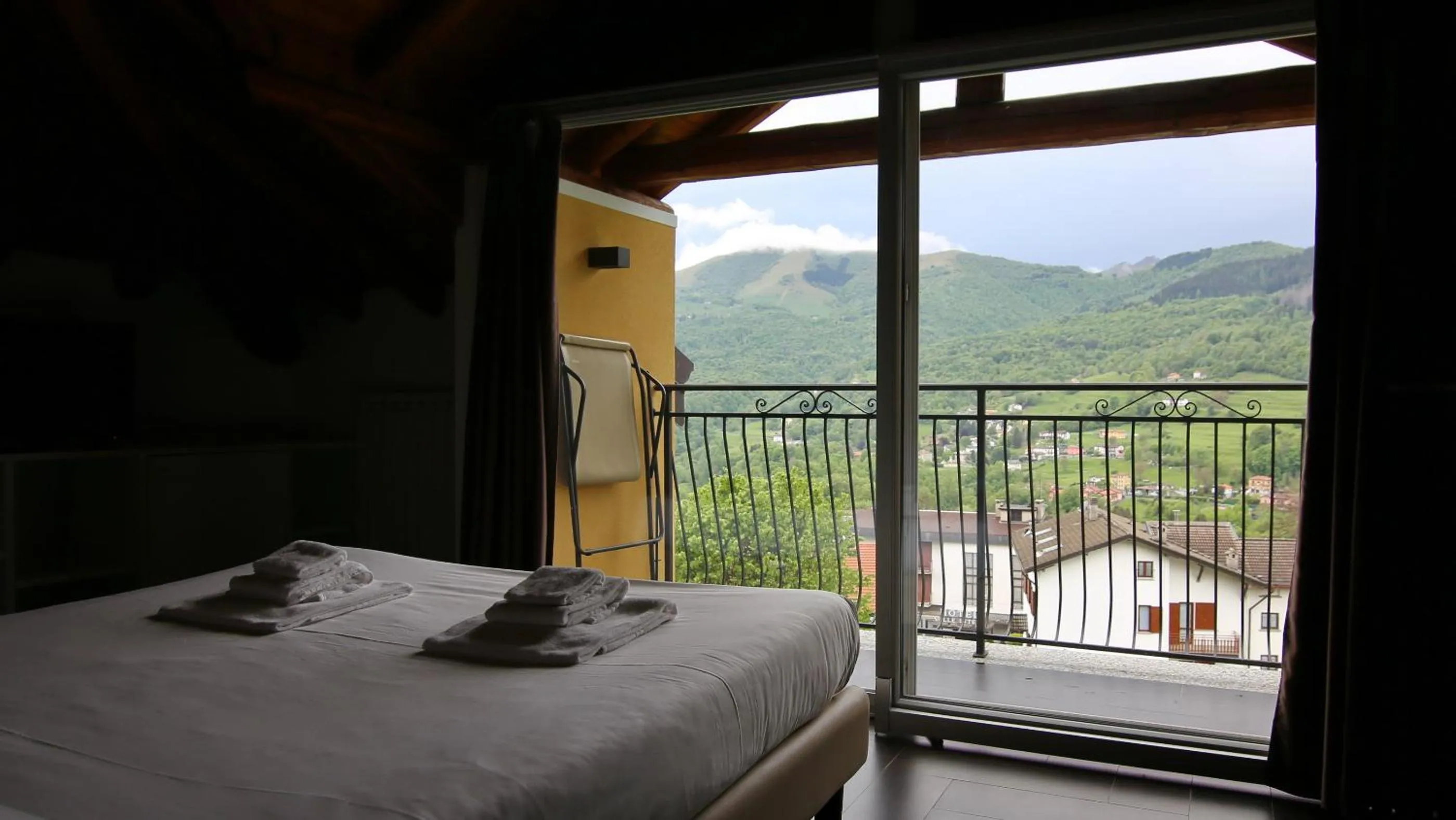 Mountain view, Bed in Hotel Corte Santa Libera