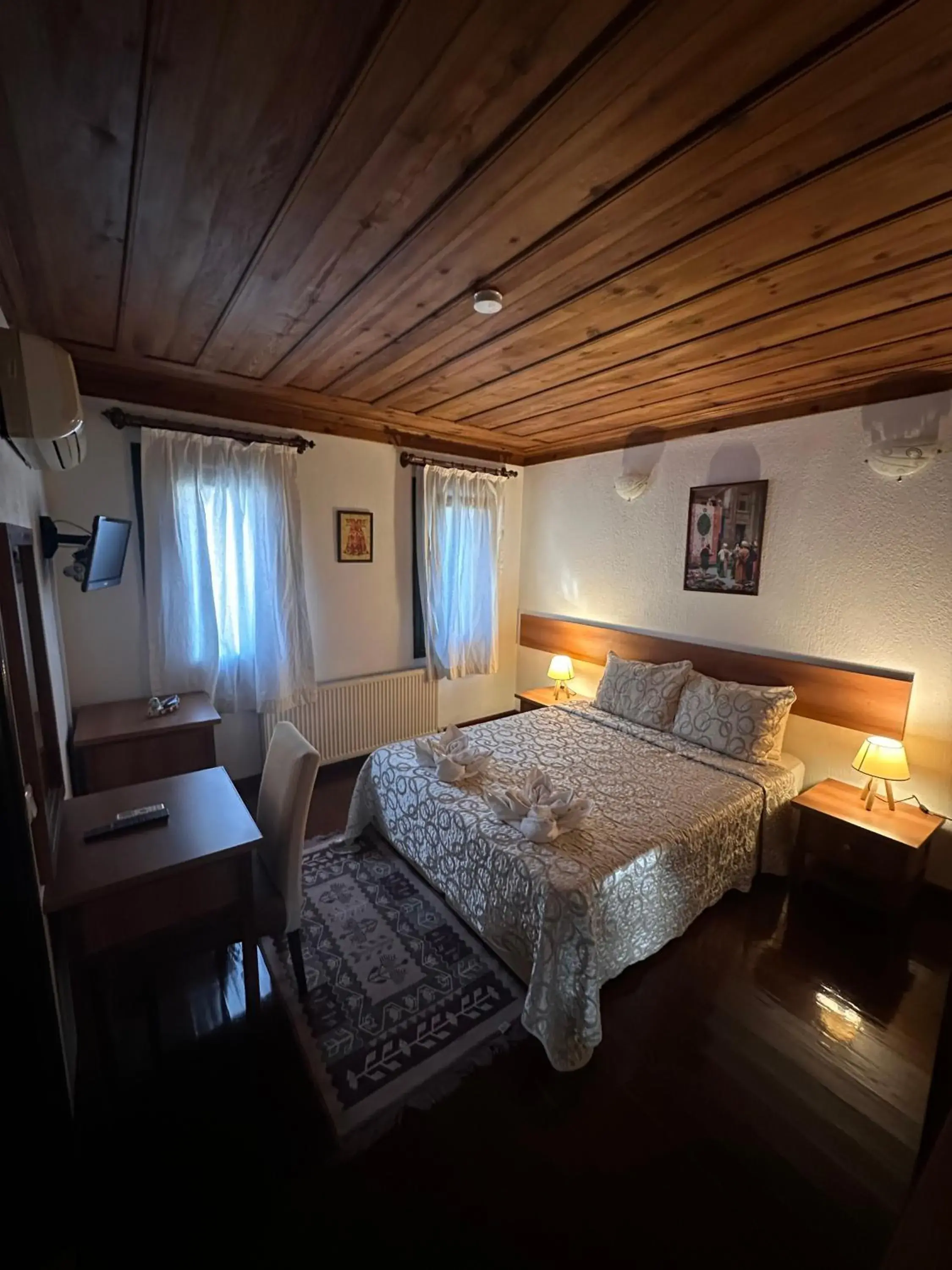 Double Room with Pool View in Akay Hotel Double Room with Pool View in Akay Hotel