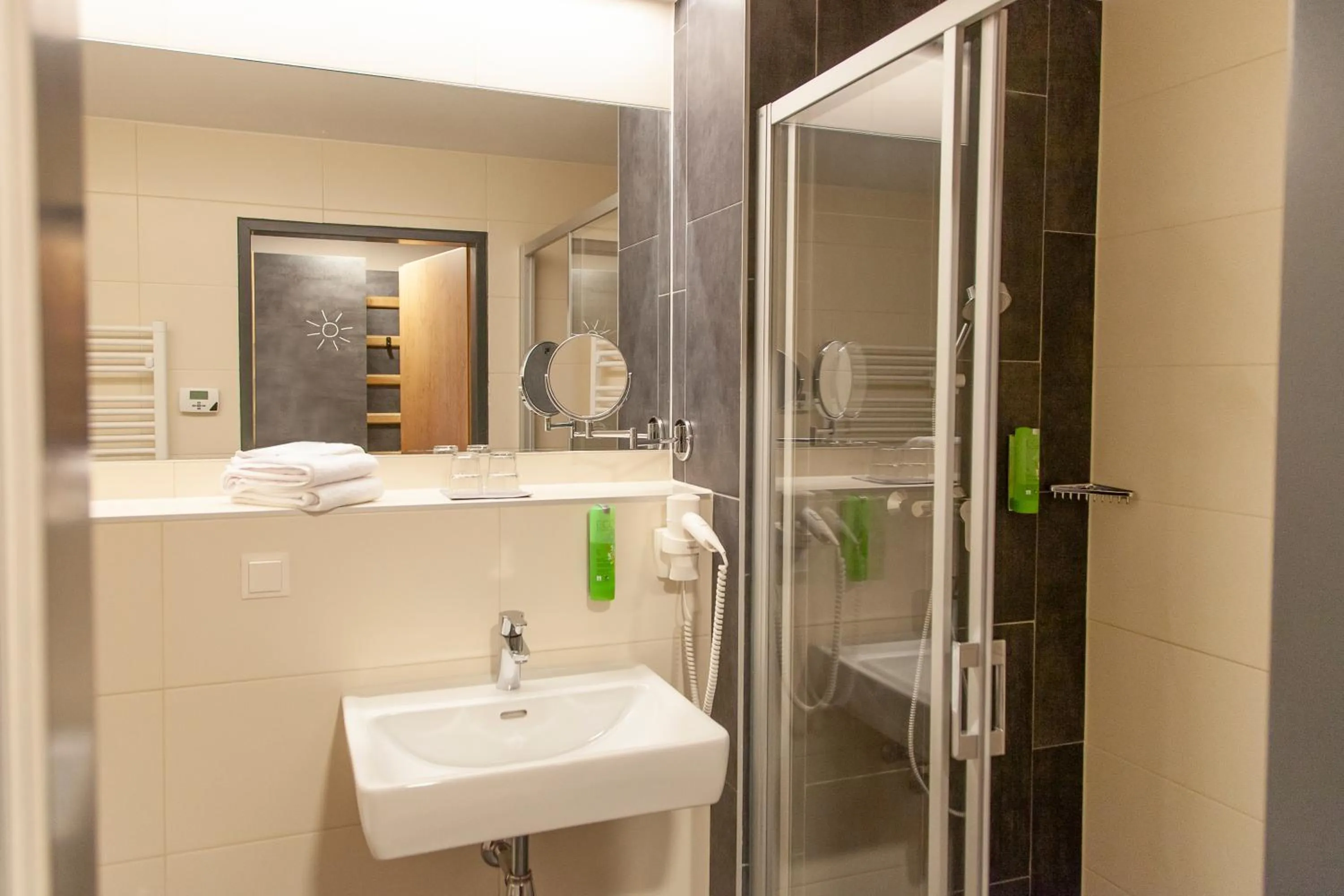 Shower in JUFA Hotel Erlaufsee