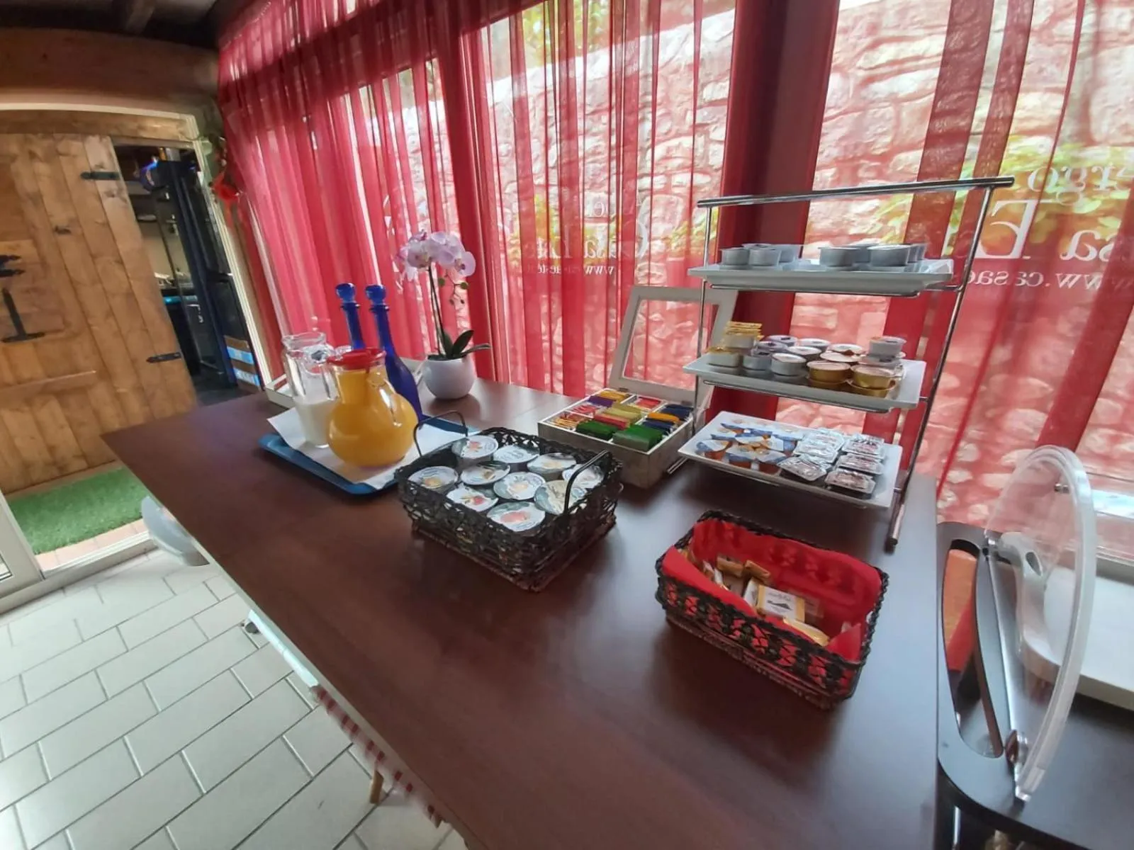 Breakfast in Albergo Casa Este