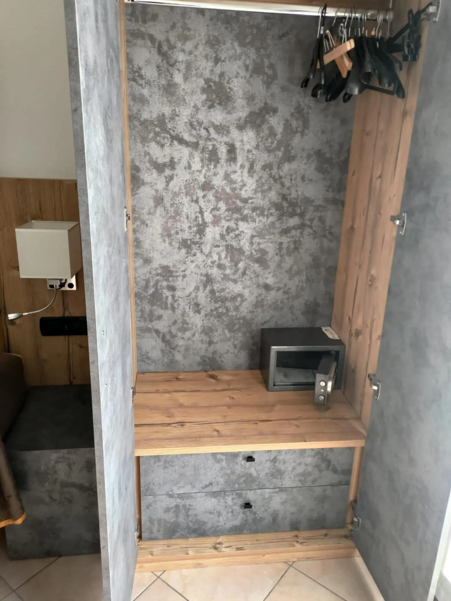 safe in Albergo Casa Este